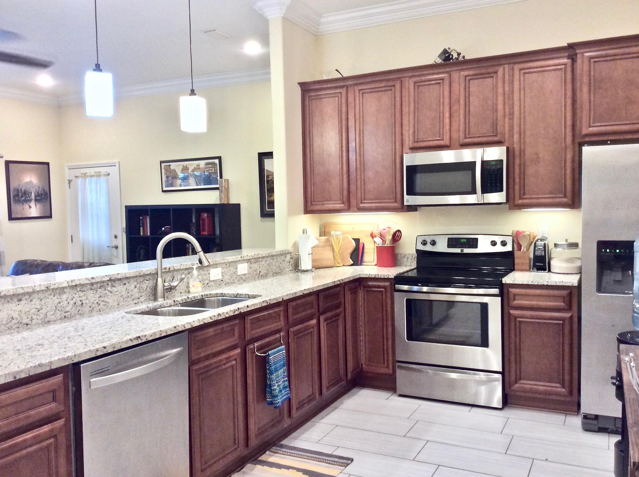 RE-S/D PART ELLIOTT PT LOT 9 BLK E - Residential