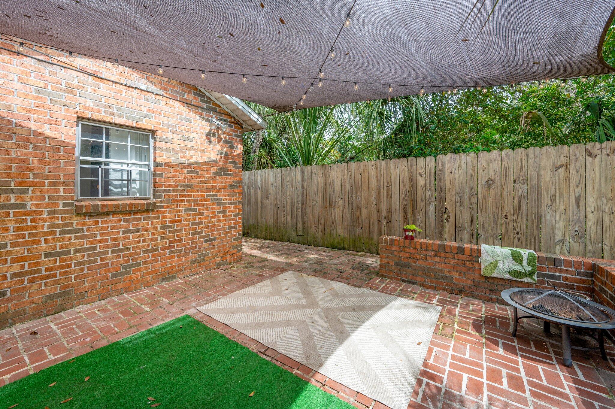 BAYOU GROVE - Residential