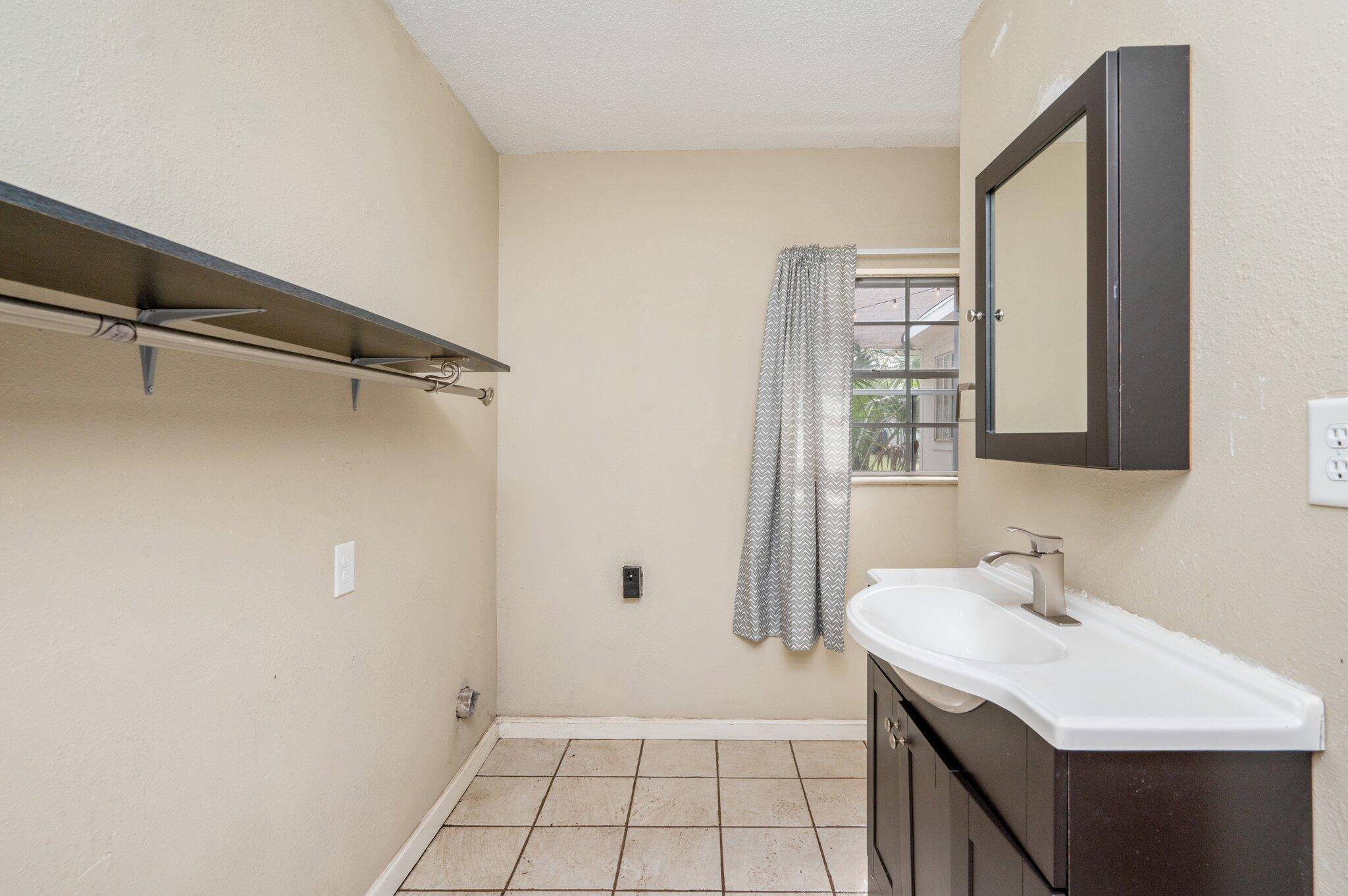 BAYOU GROVE - Residential