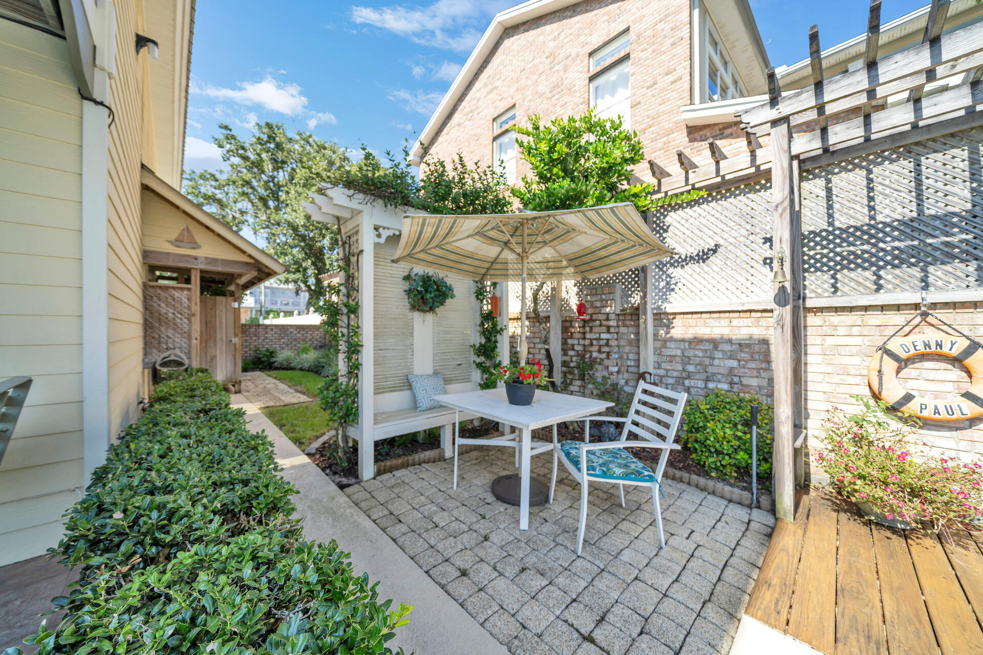 MAGNOLIA - Residential