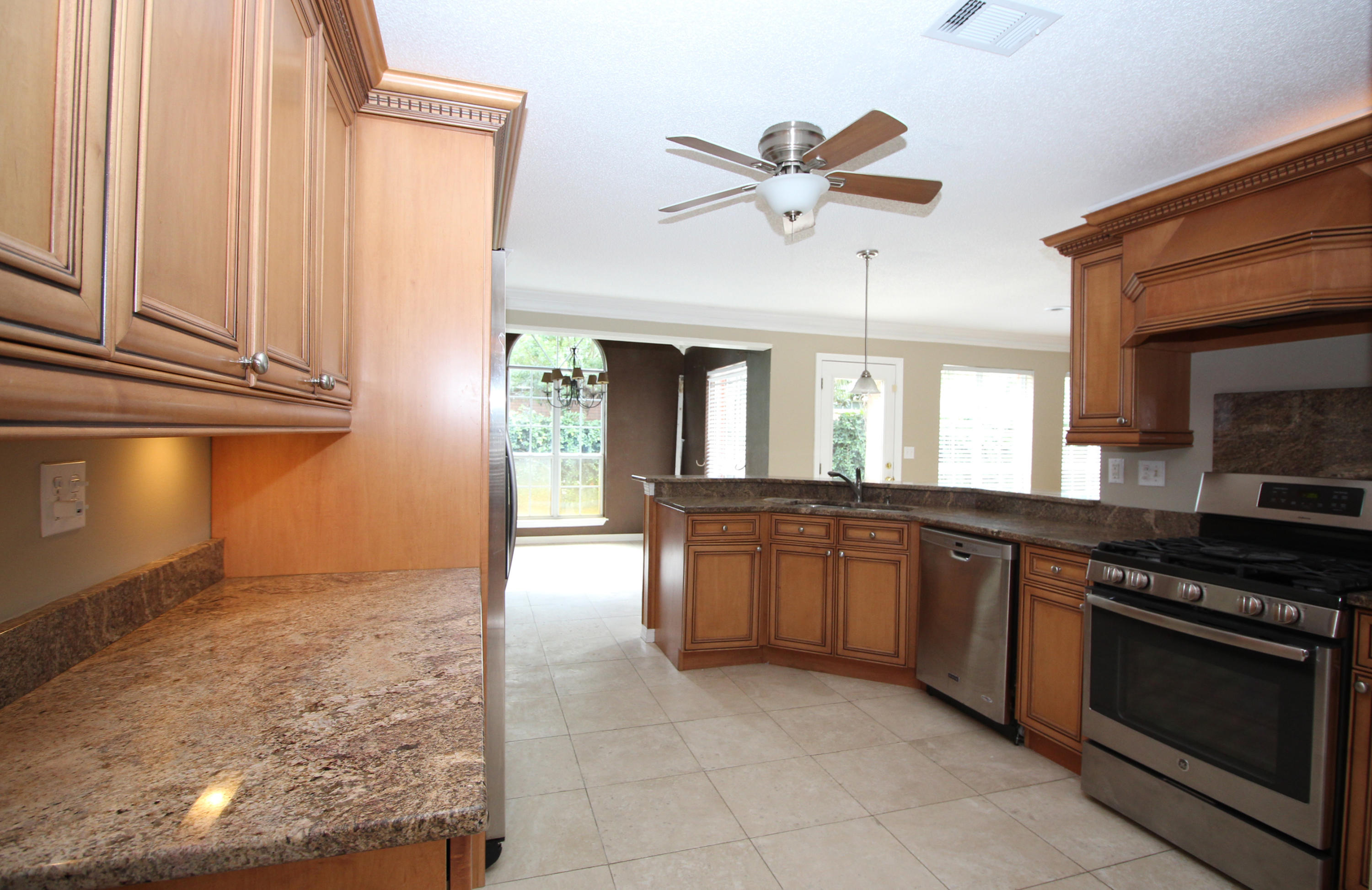 WINDSOR FOREST - Residential