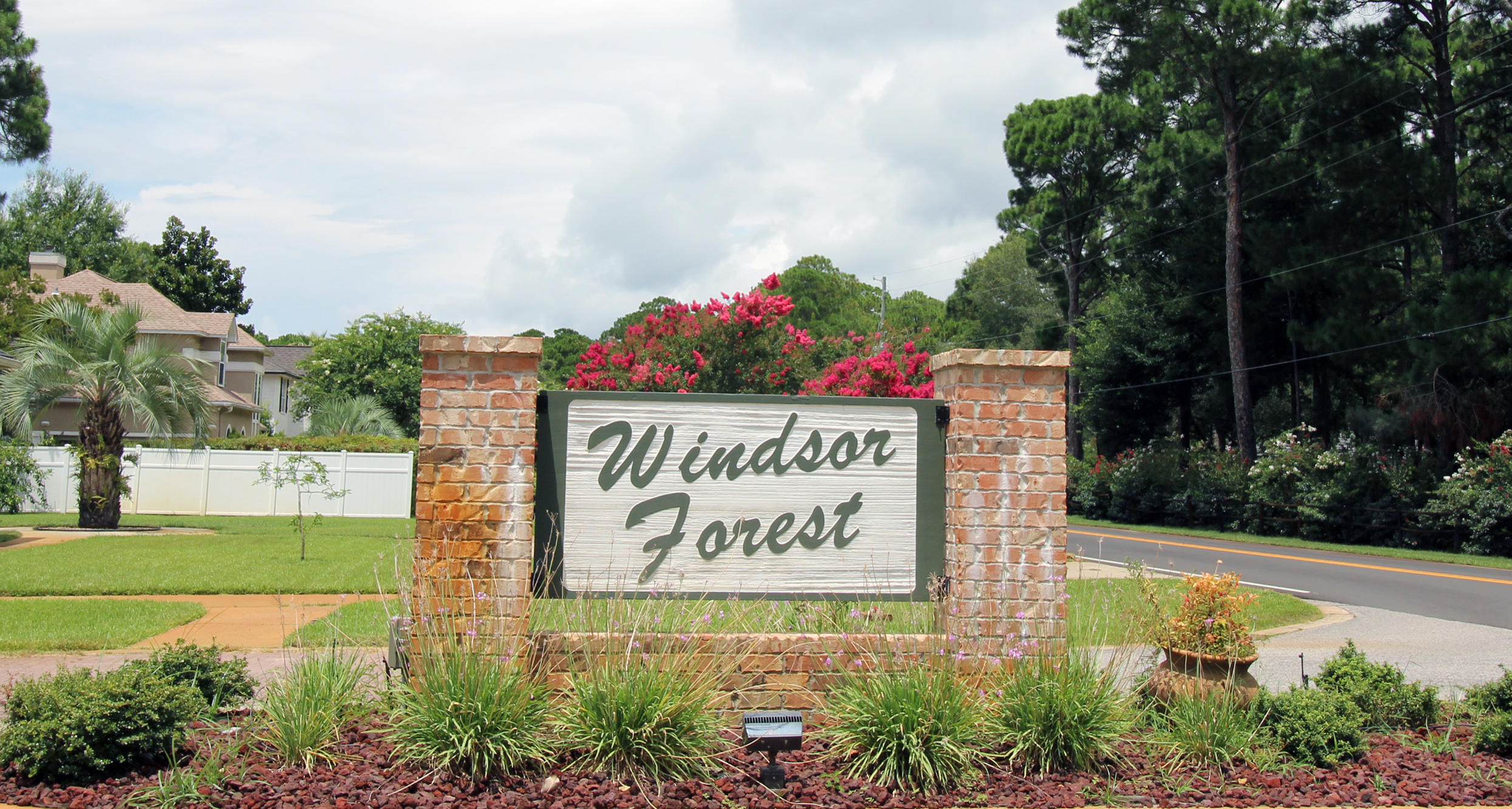 WINDSOR FOREST - Residential