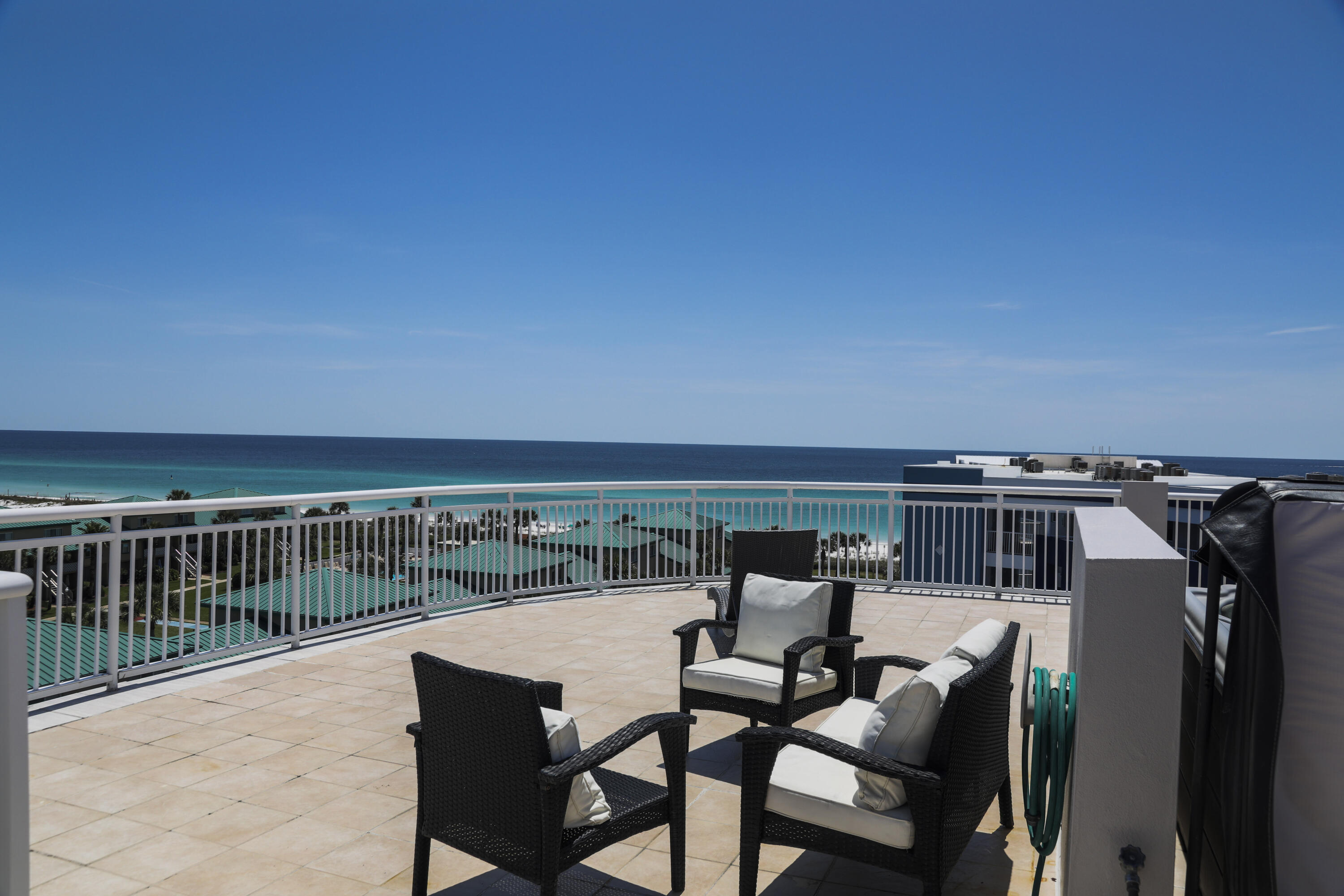 DESTIN WEST GULFSIDE VILLAS - Residential
