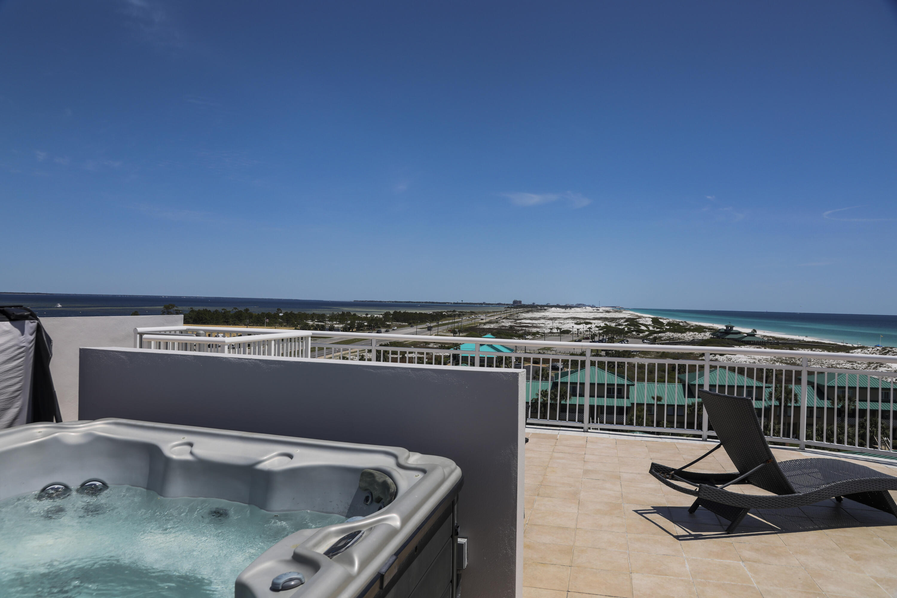 DESTIN WEST GULFSIDE VILLAS - Residential