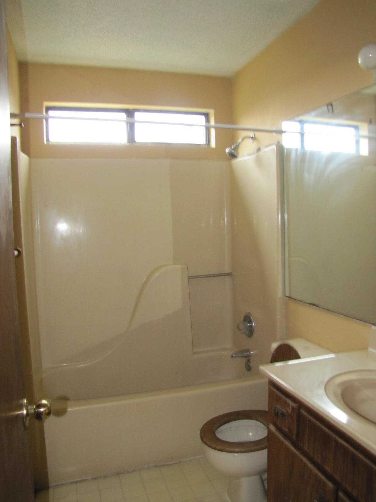 COUNTRYVIEW ESTATES 3RD ADDN - Residential Lease