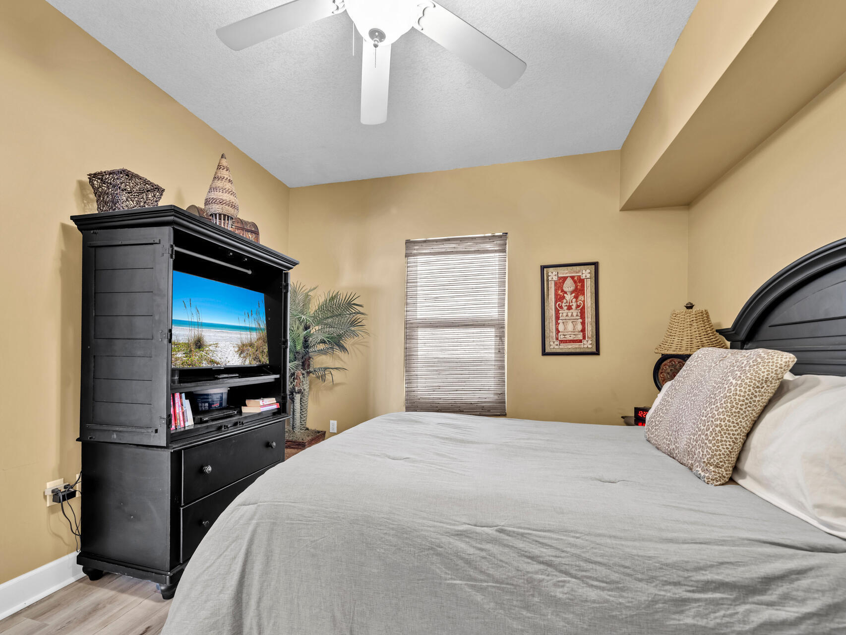 SUNRISE BEACH - Residential