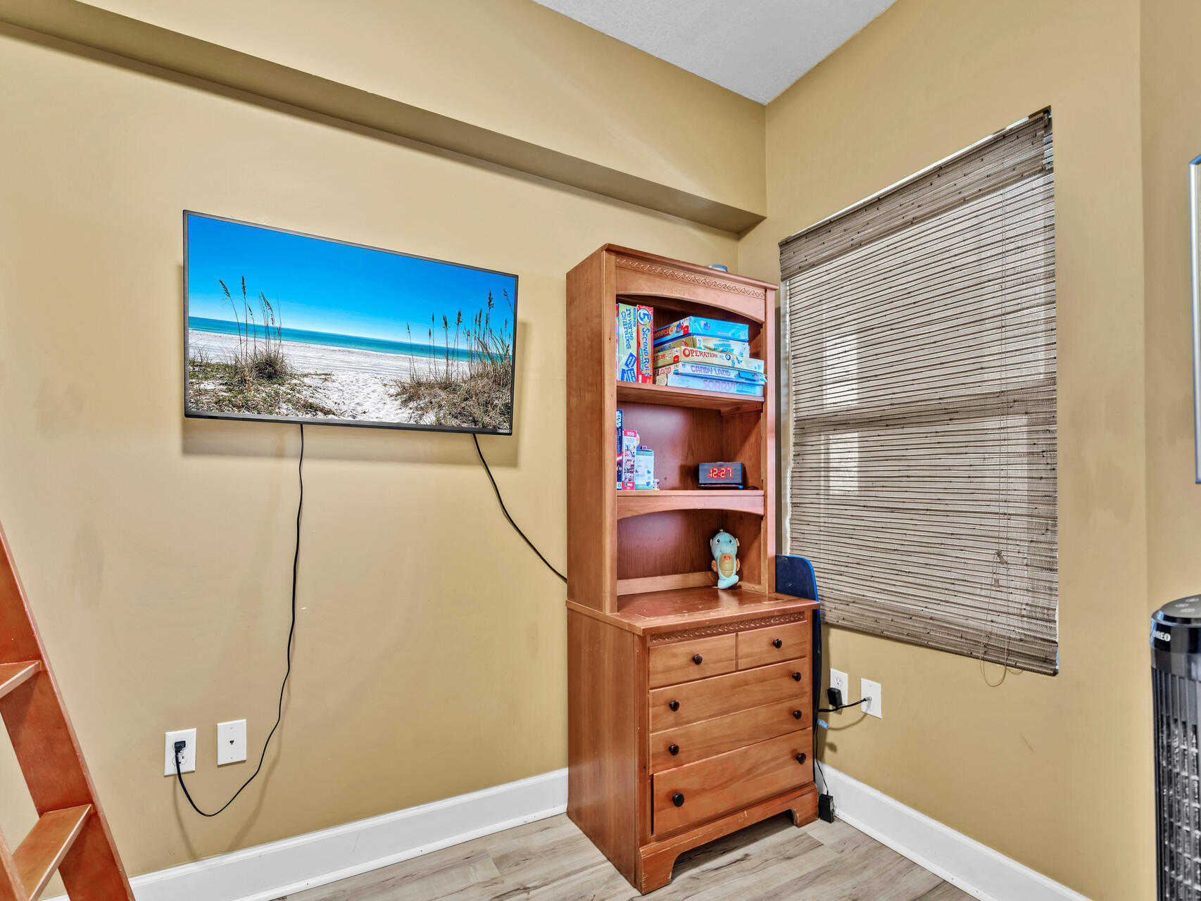SUNRISE BEACH - Residential