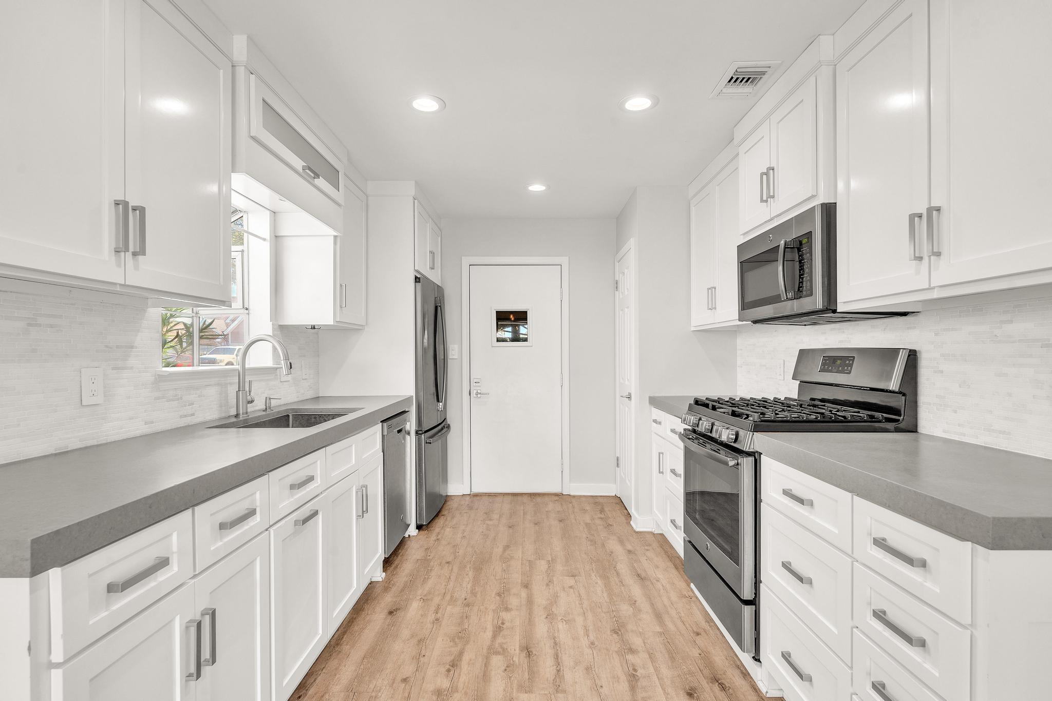 AZALEA GARDENS DESTIN - Residential Lease