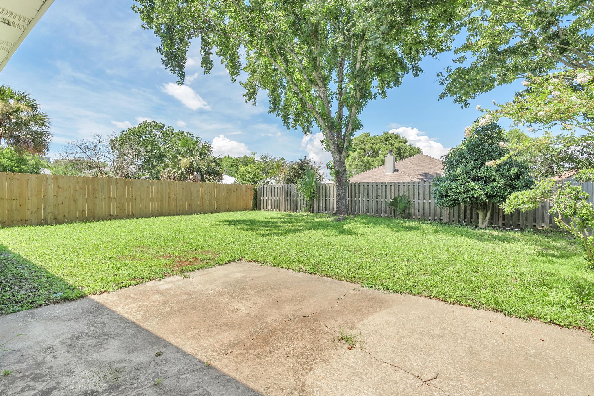 AZALEA GARDENS DESTIN - Residential Lease