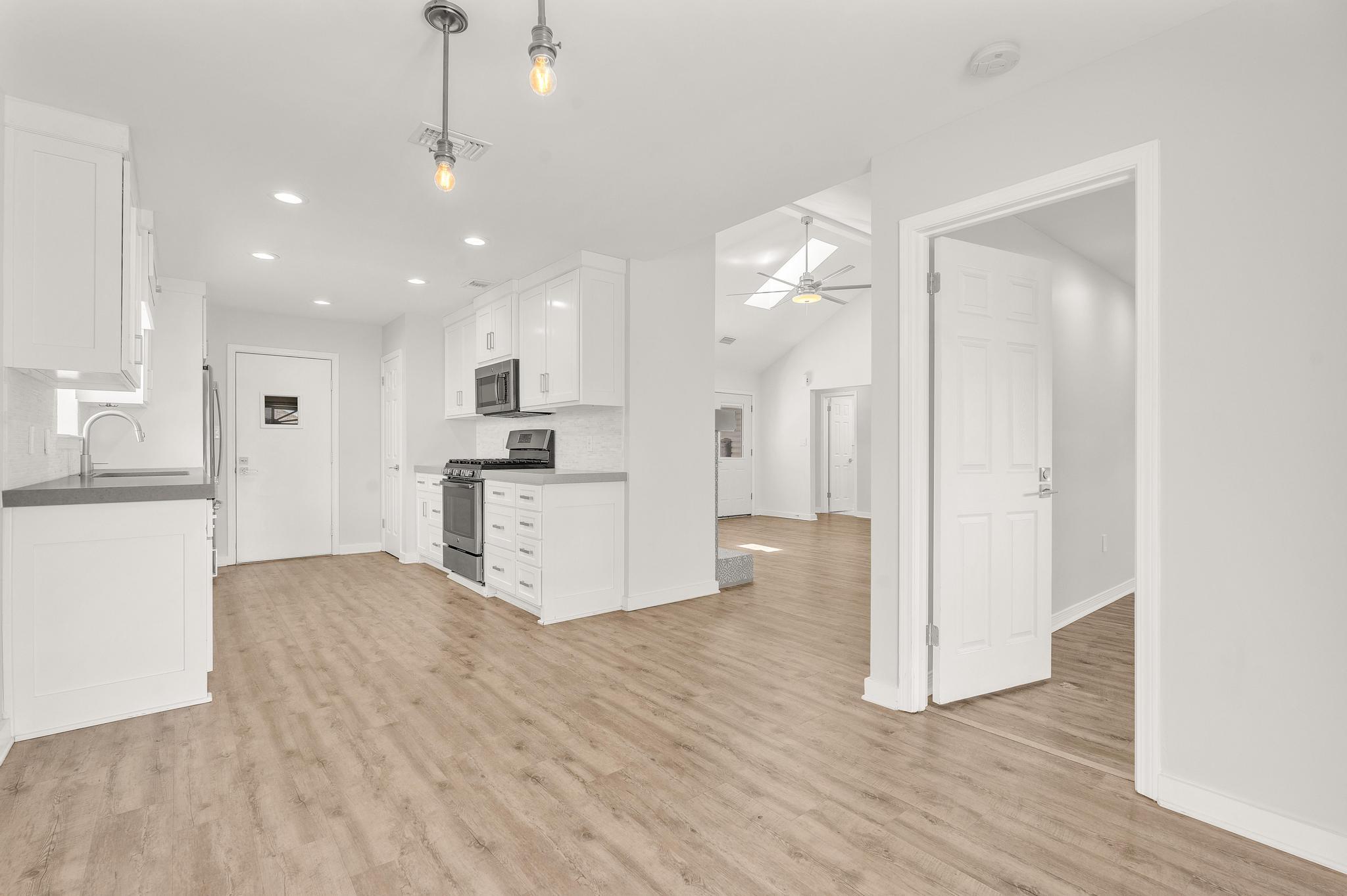 AZALEA GARDENS DESTIN - Residential Lease