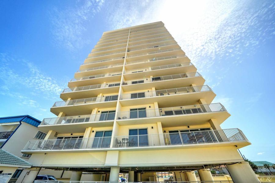 Grande Surf Club Condo - Residential