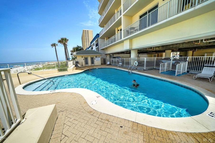 Grande Surf Club Condo - Residential
