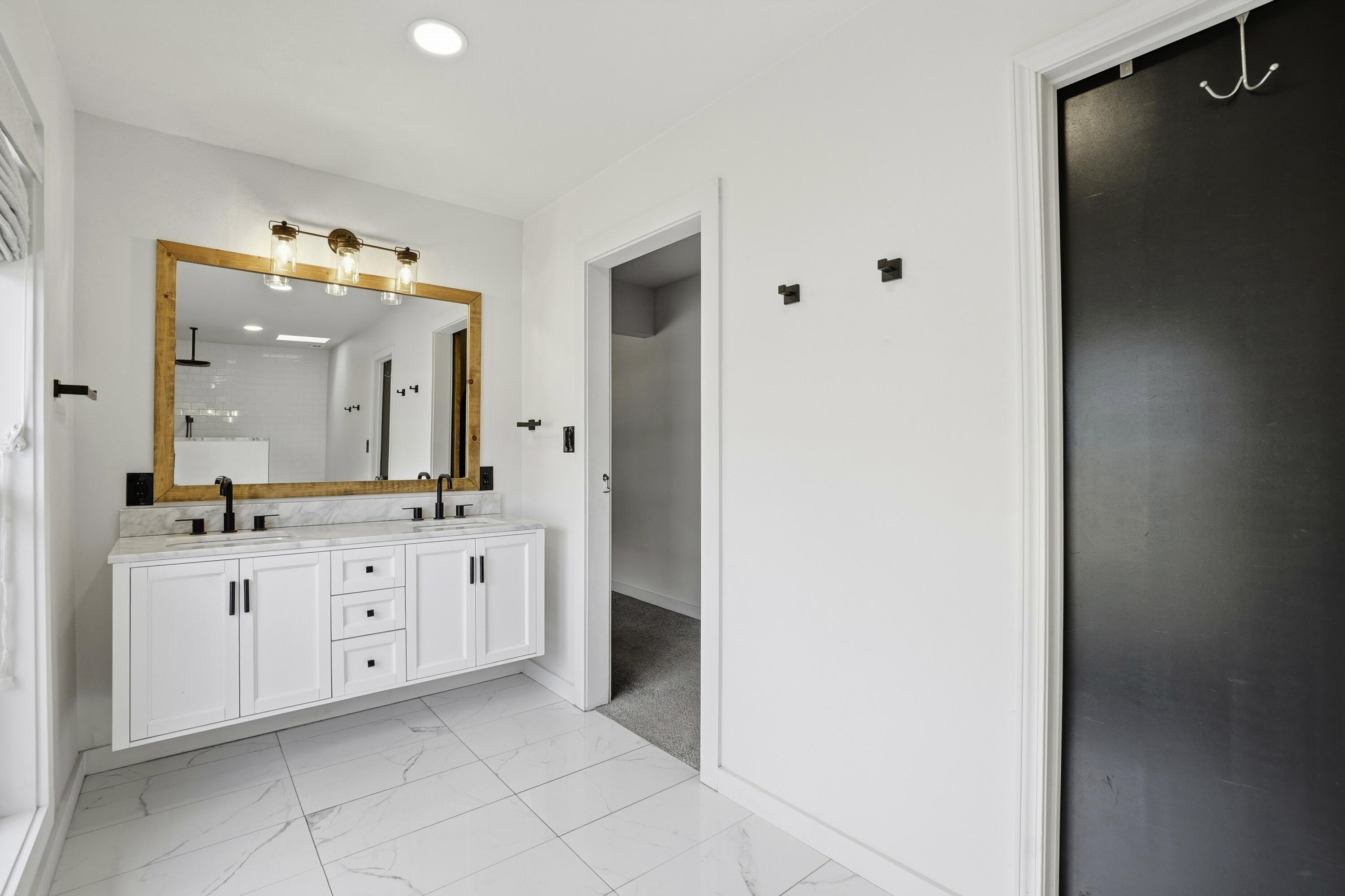 Country Club Est 1st Addn - Residential