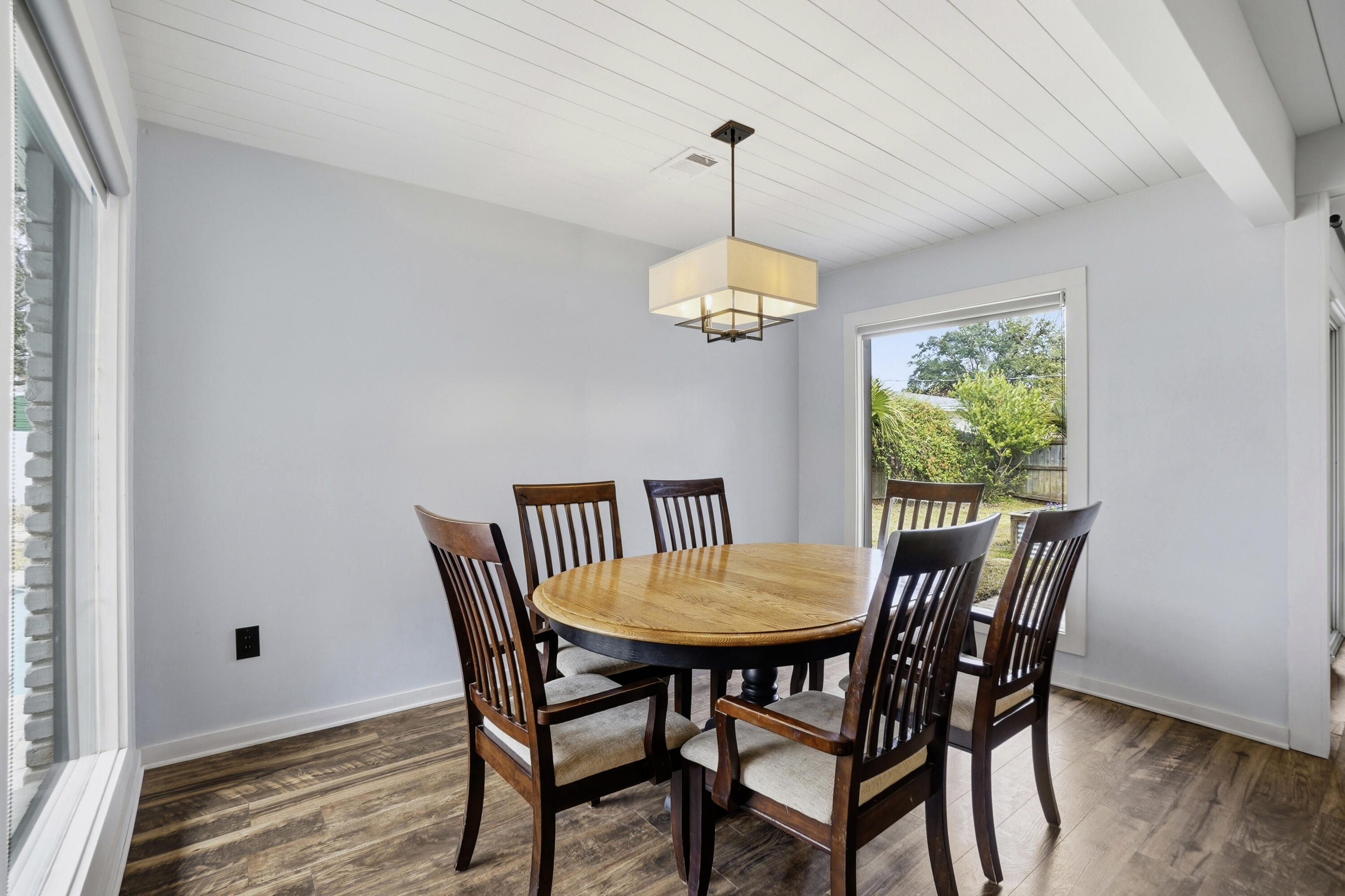 Country Club Est 1st Addn - Residential