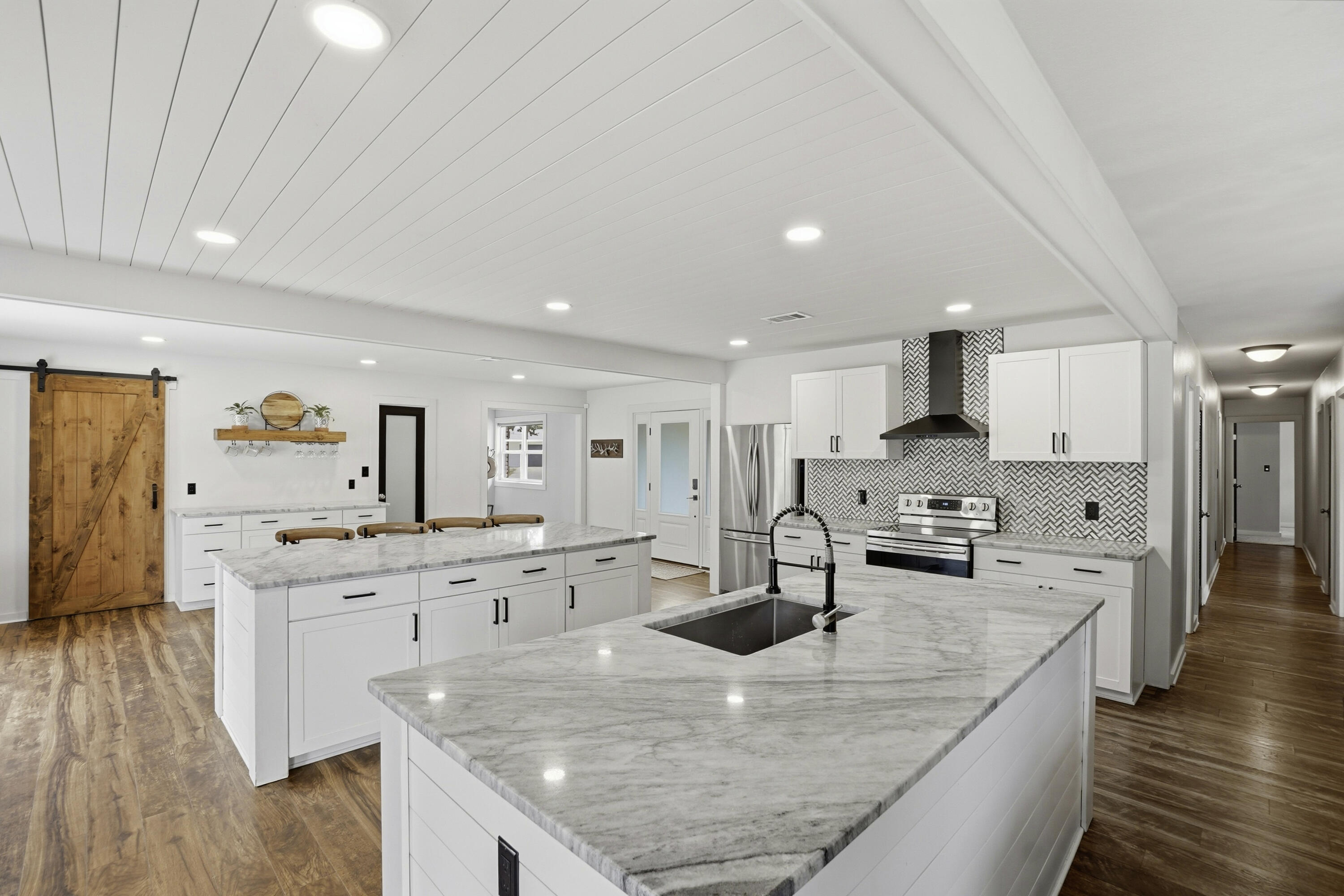 Country Club Est 1st Addn - Residential