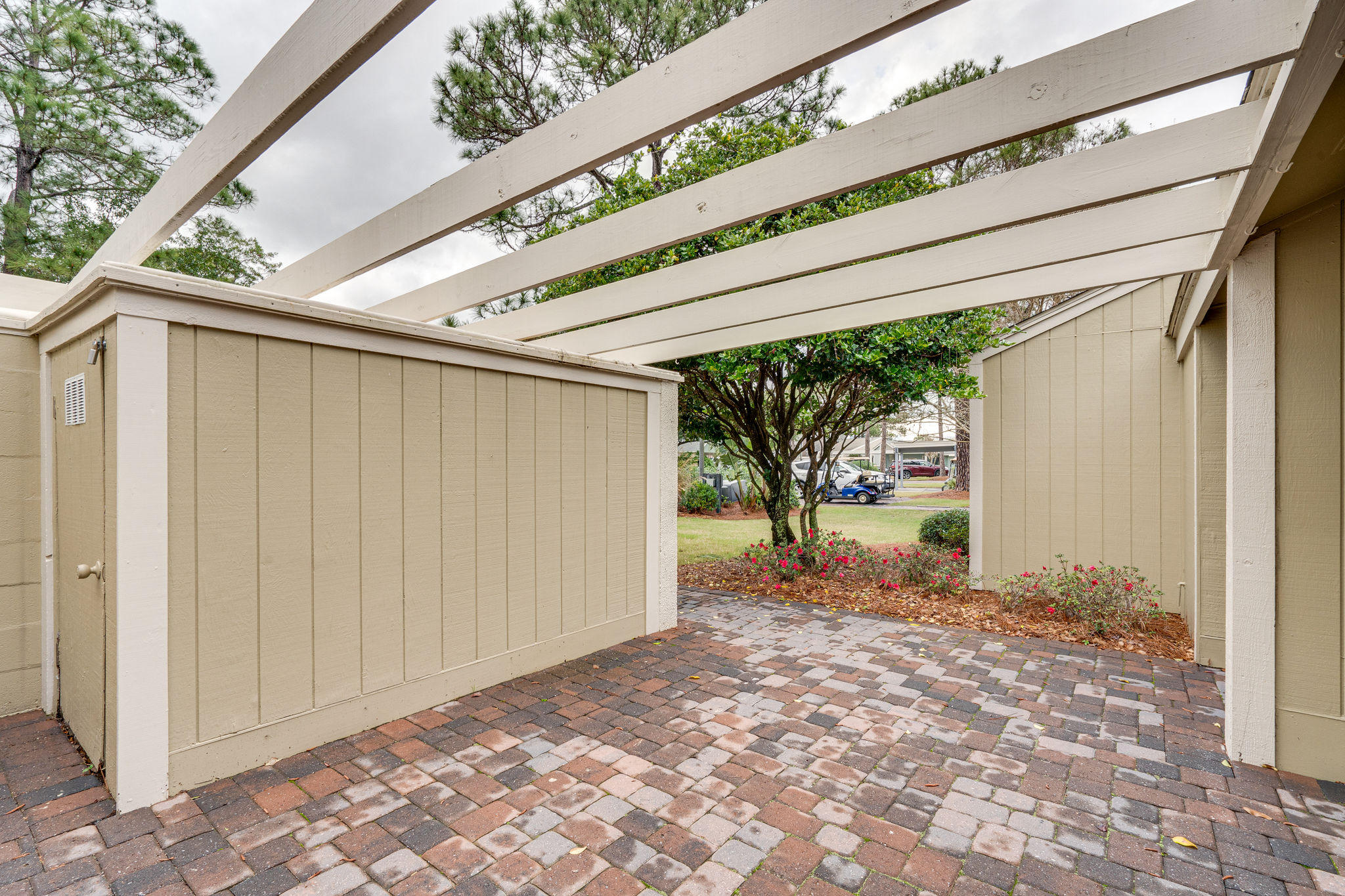 LINKSIDE VILLAGE UNIT 1 - Residential