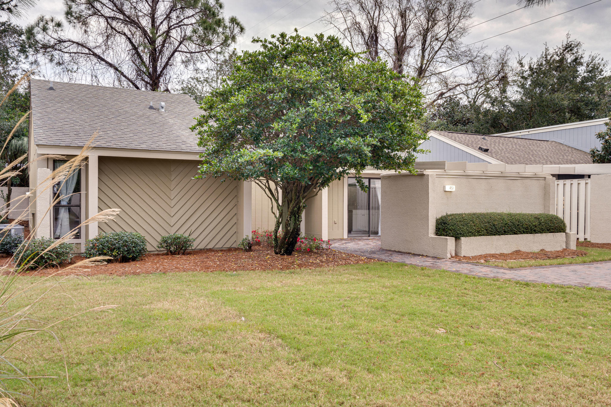 LINKSIDE VILLAGE UNIT 1 - Residential