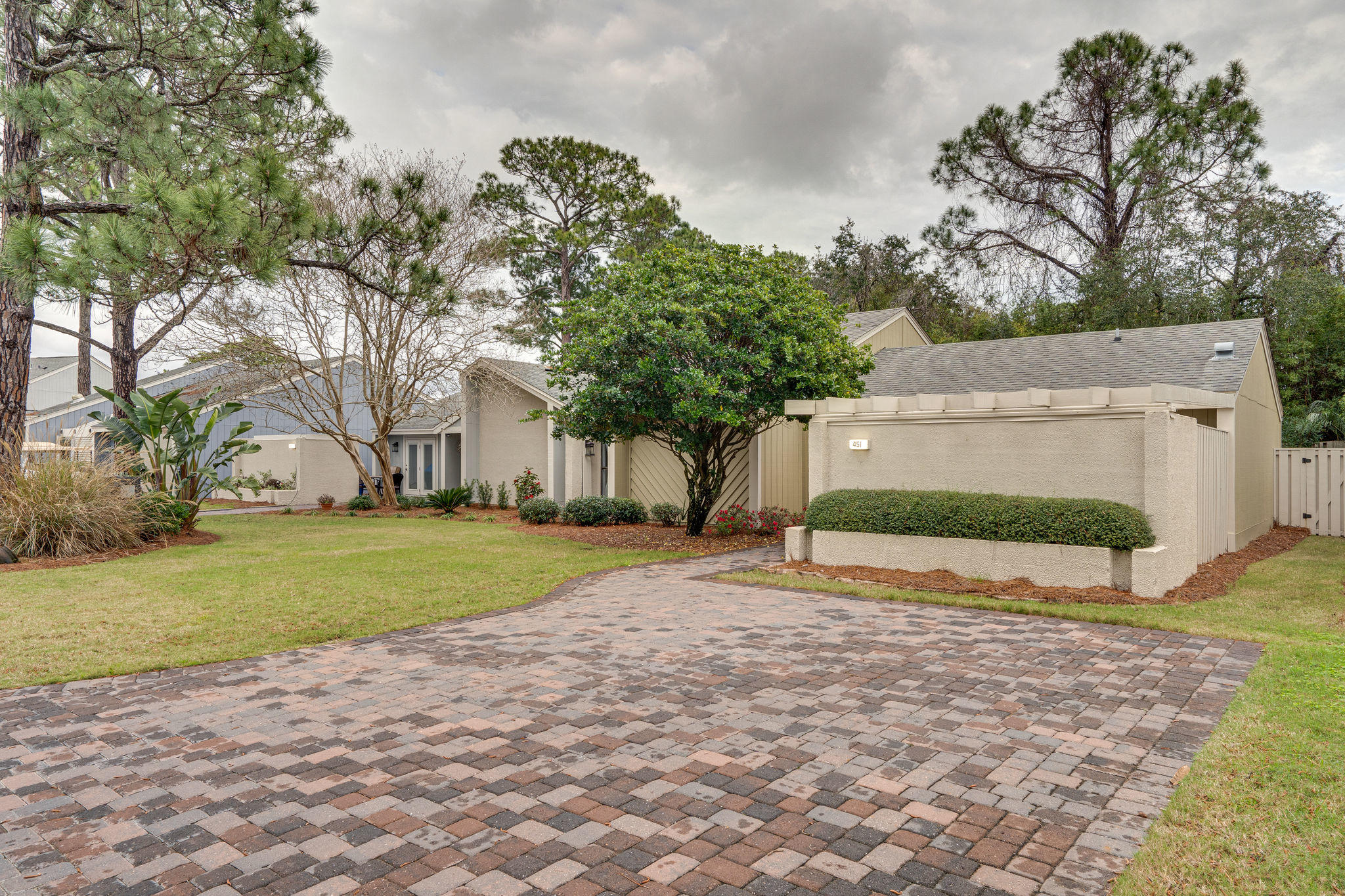 LINKSIDE VILLAGE UNIT 1 - Residential