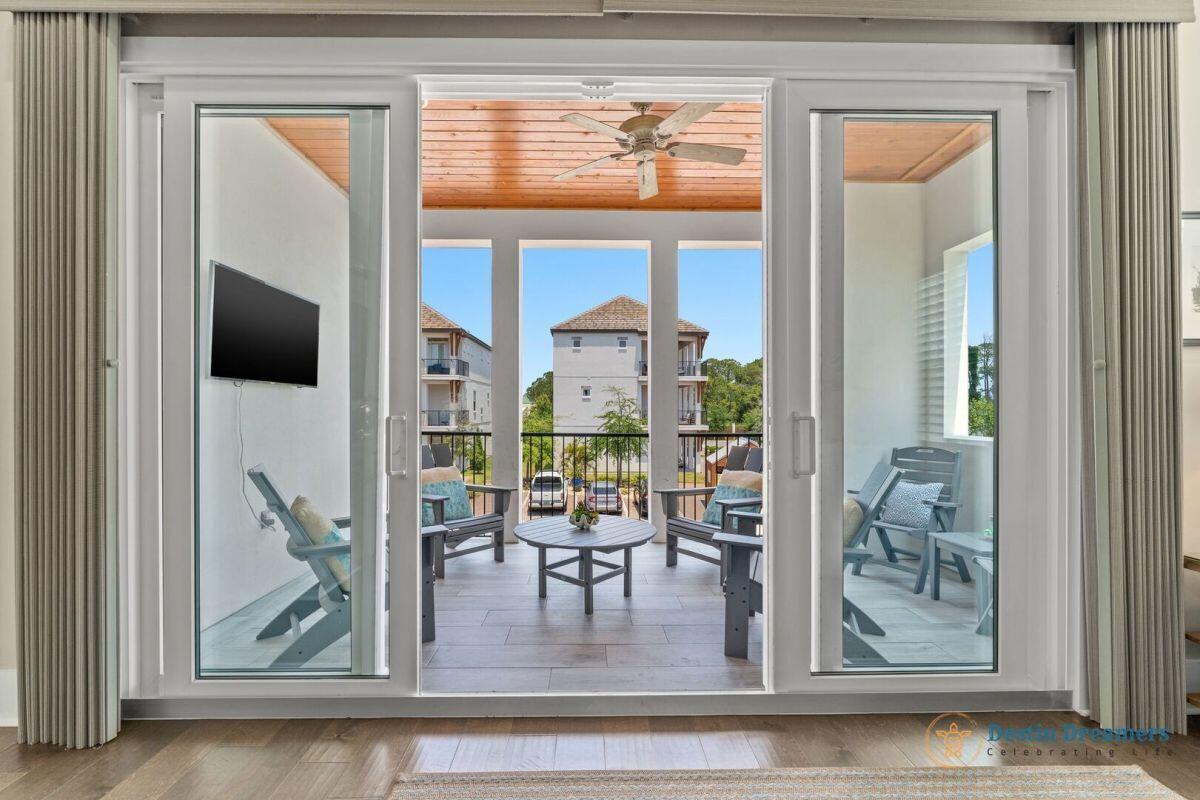 The Retreat at Miramar - Residential