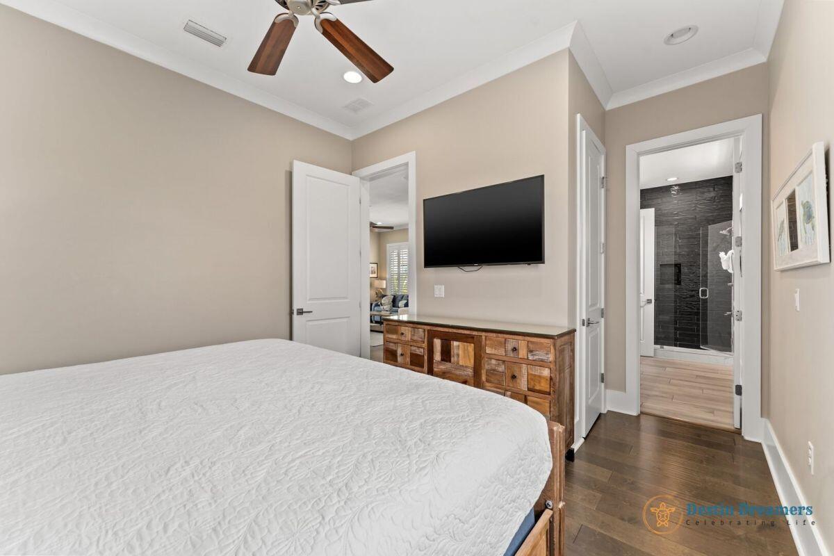 The Retreat at Miramar - Residential