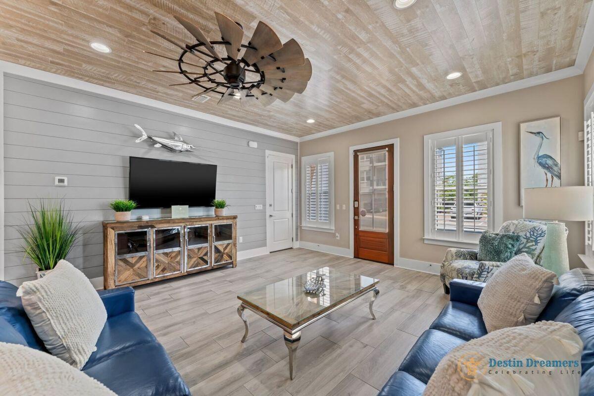 The Retreat at Miramar - Residential