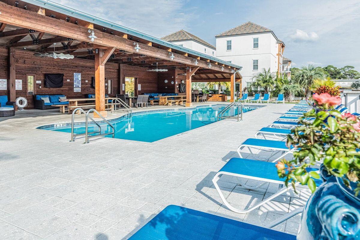 The Retreat at Miramar - Residential