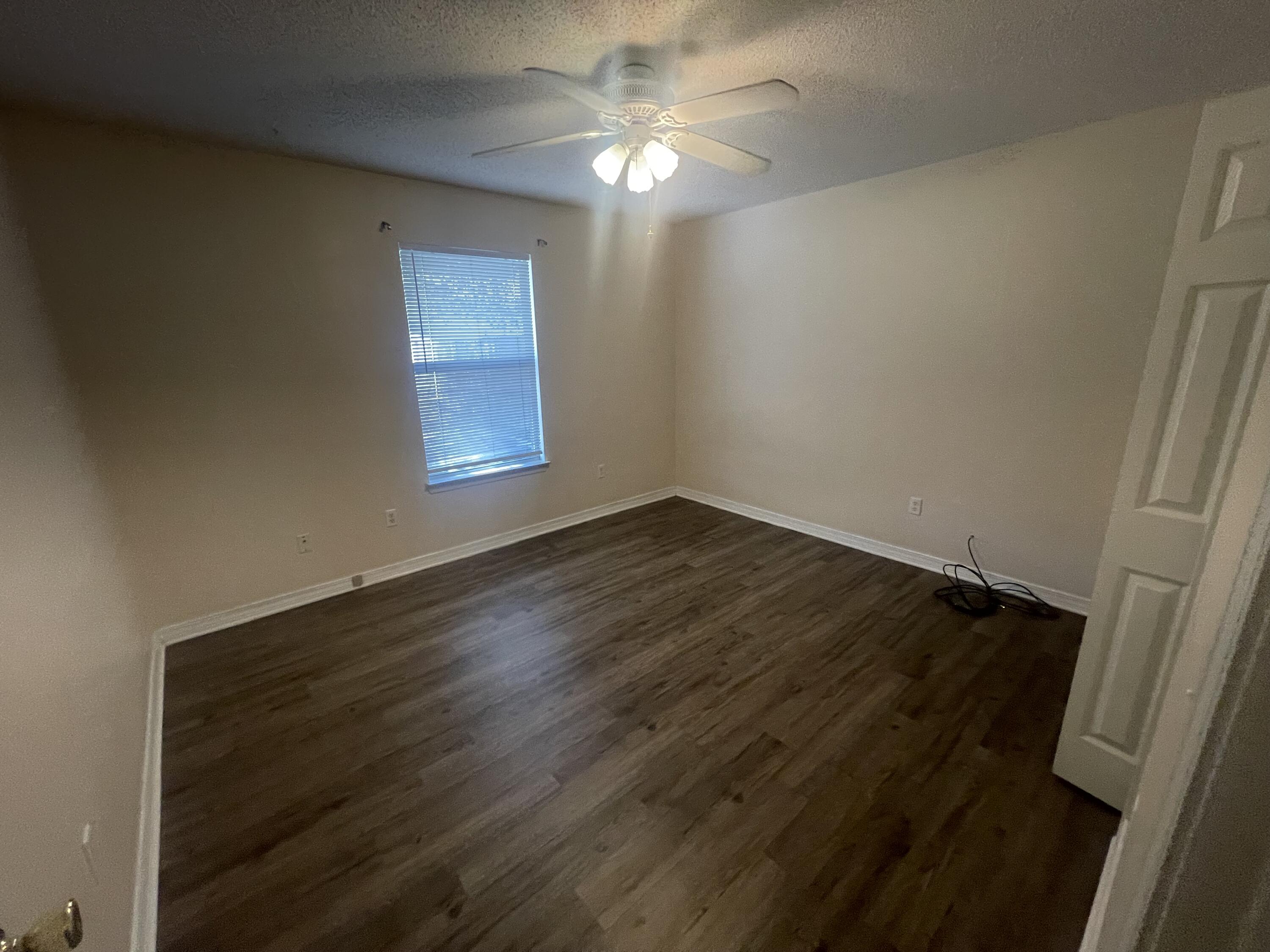 COUNTRYVIEW ESTATES - Residential Lease