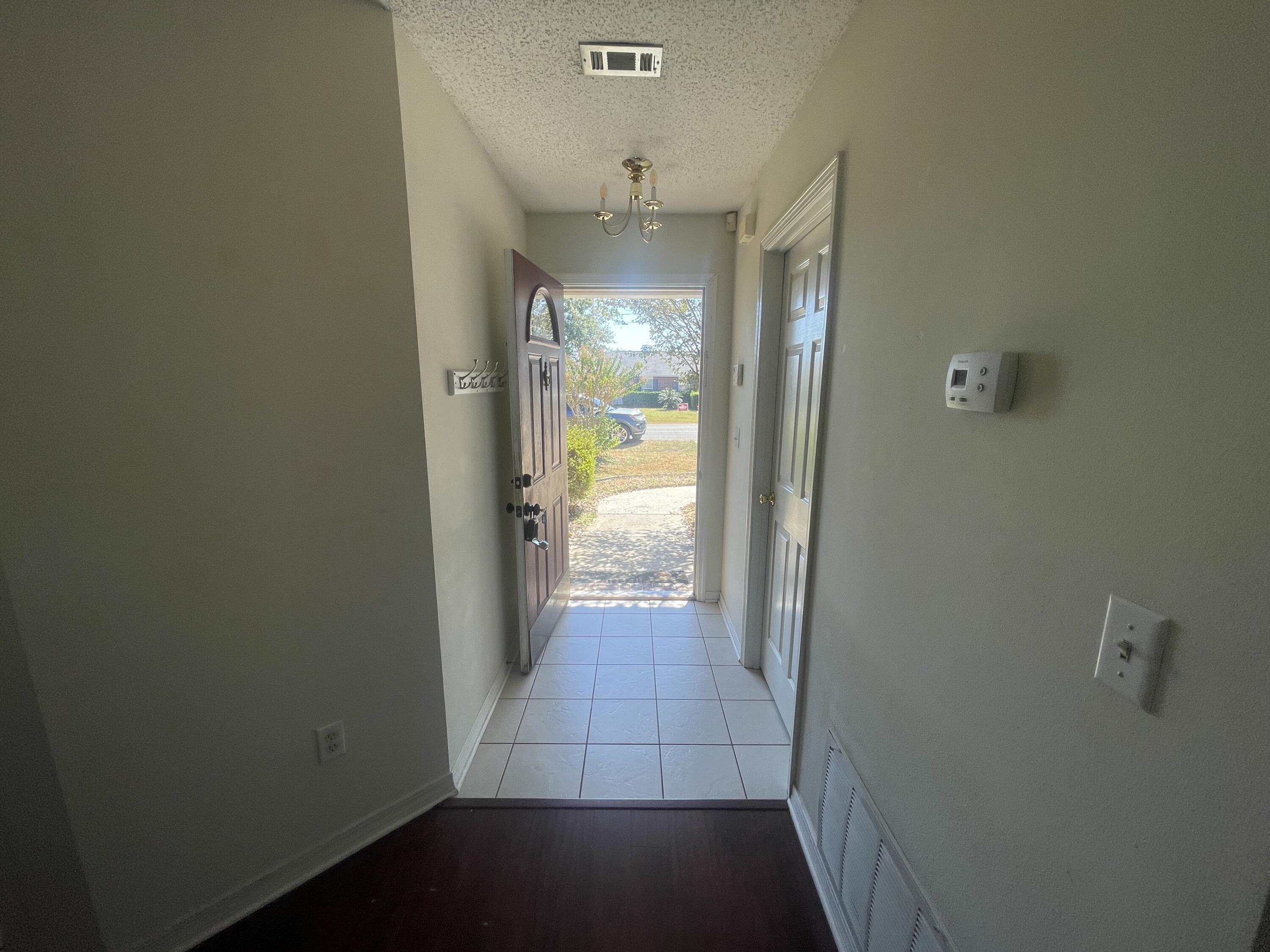 COUNTRYVIEW ESTATES - Residential Lease