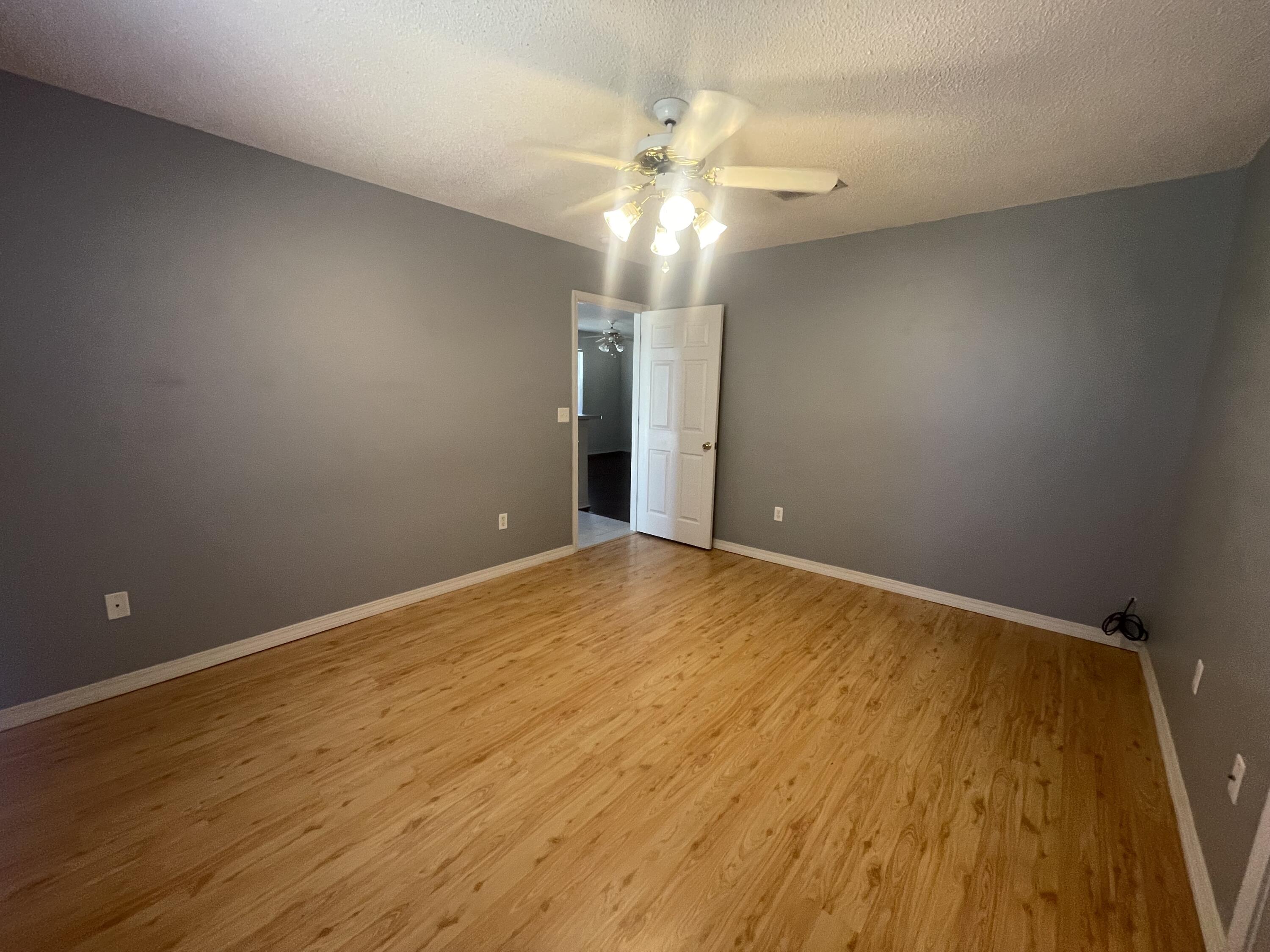 COUNTRYVIEW ESTATES - Residential Lease