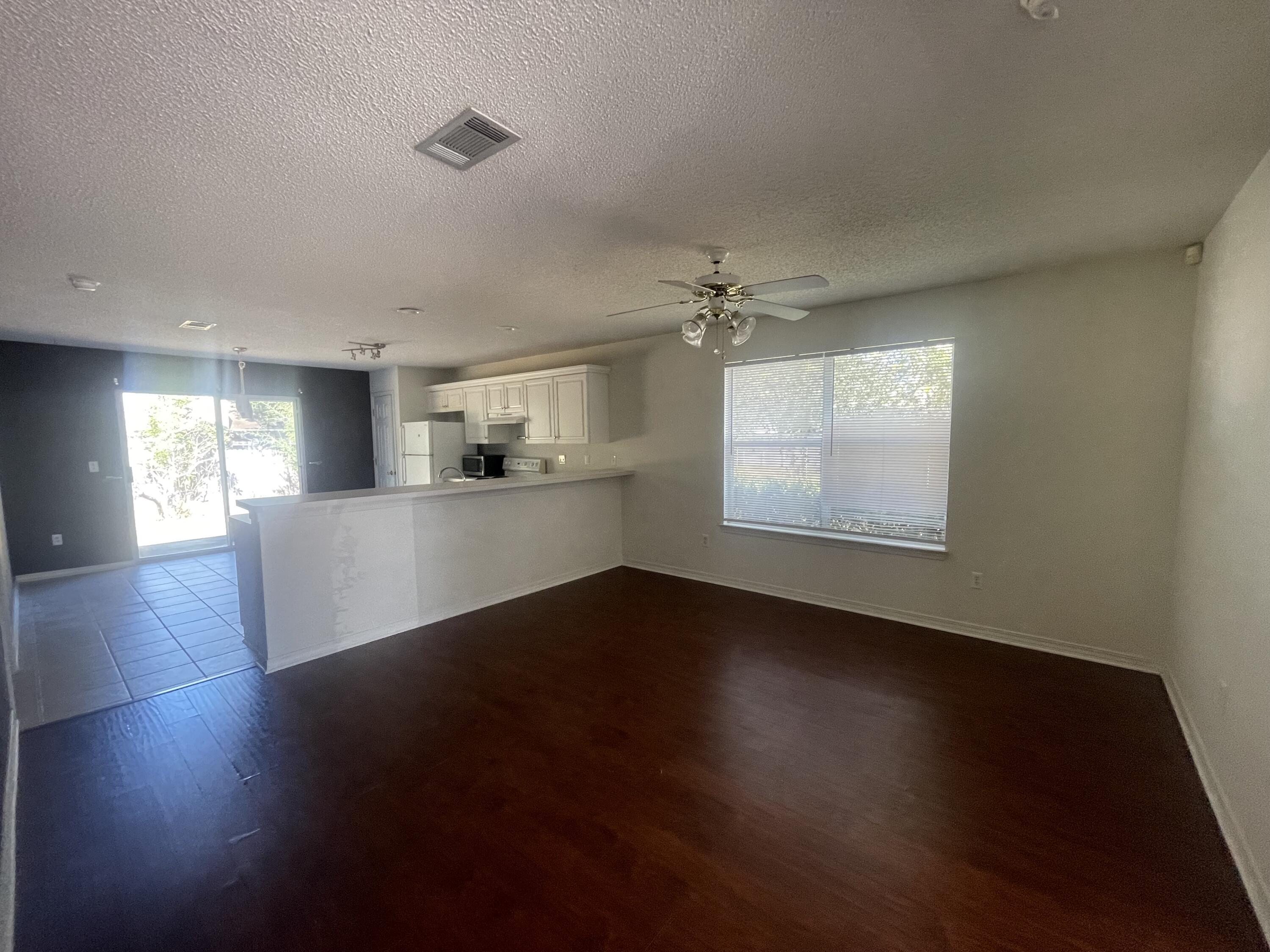 COUNTRYVIEW ESTATES - Residential Lease