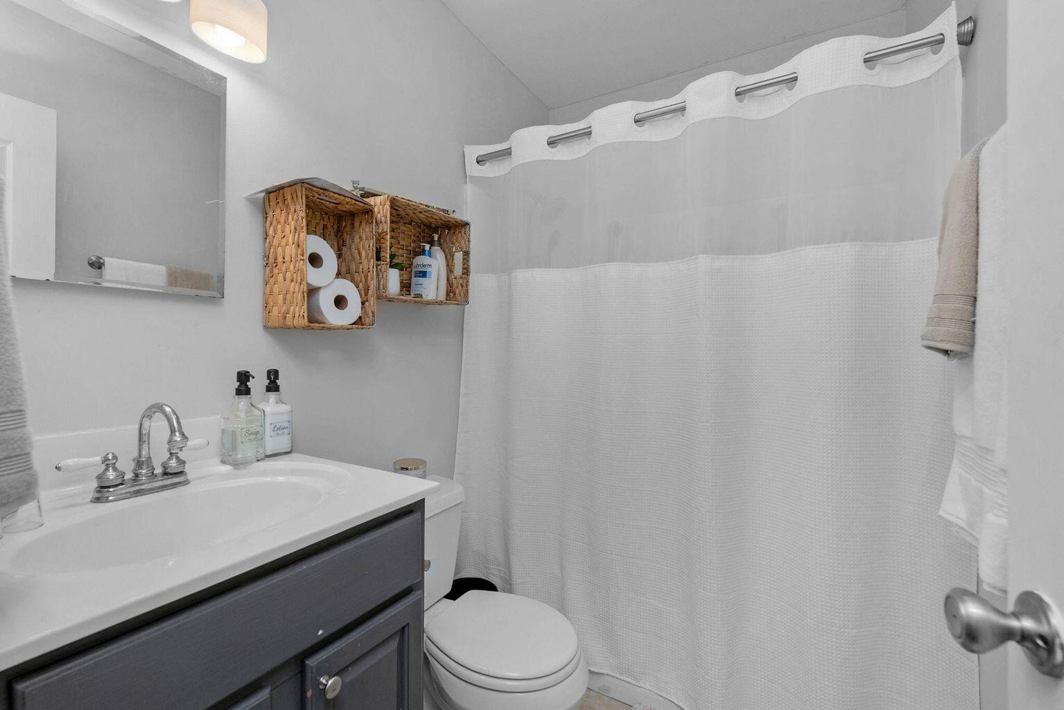 CREEKSIDE 2 - Residential Lease