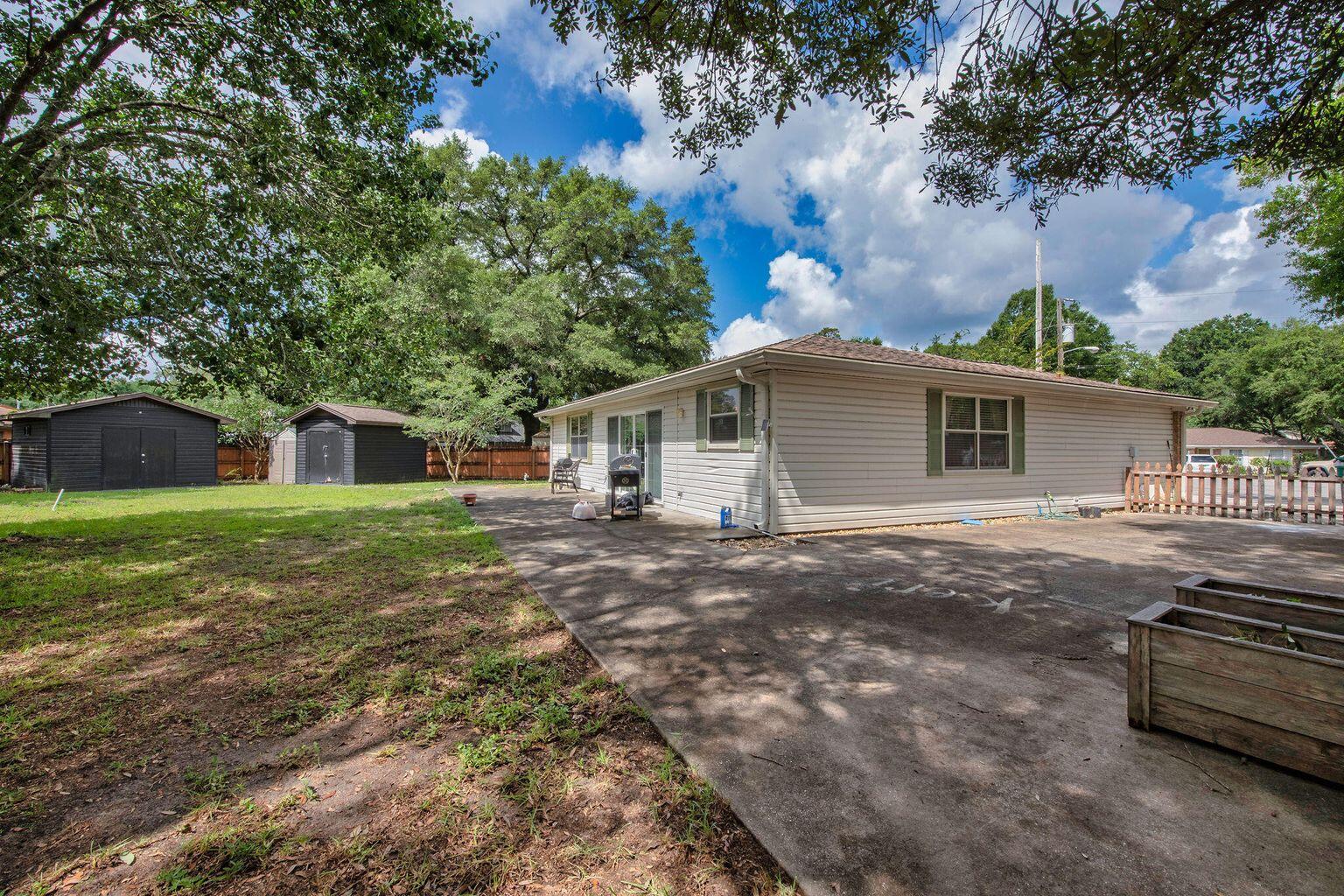 CREEKSIDE 2 - Residential Lease