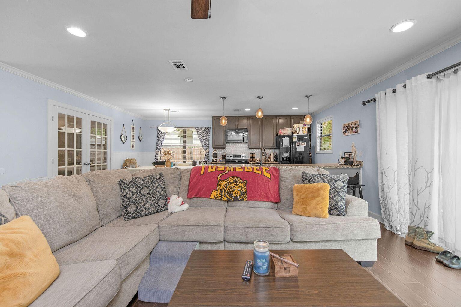 CREEKSIDE 2 - Residential Lease