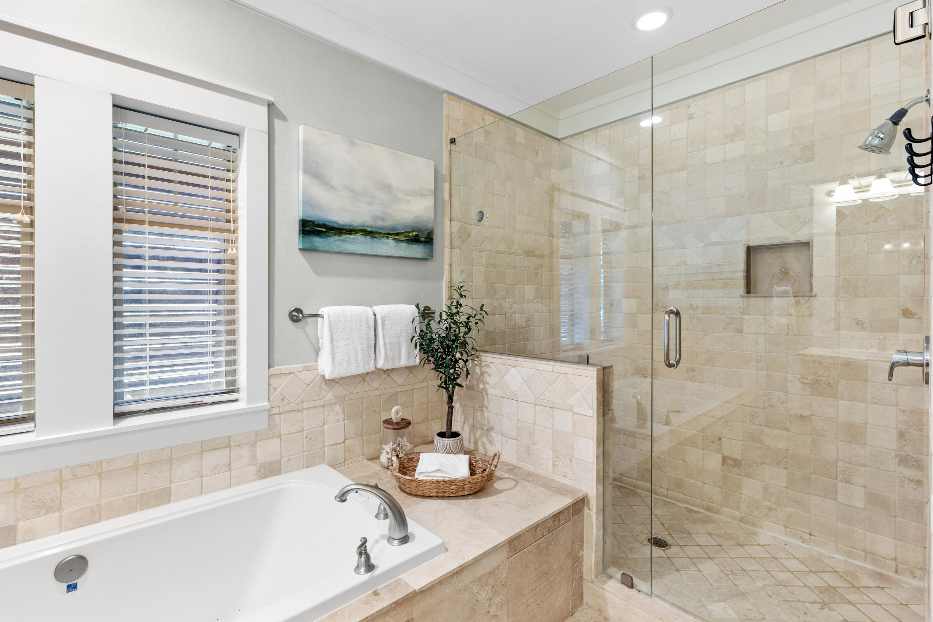 MAGNOLIA BAY - Residential
