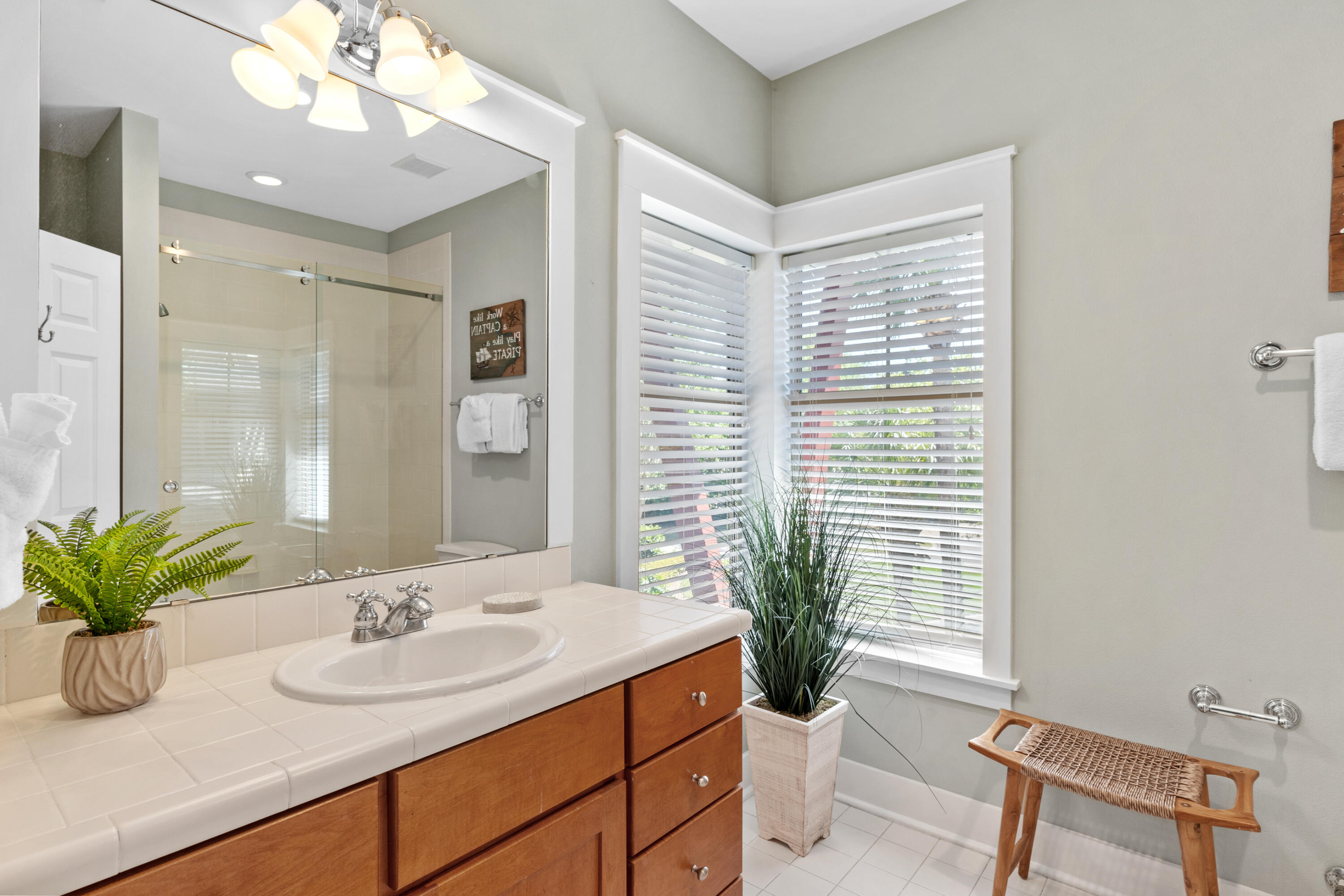MAGNOLIA BAY - Residential