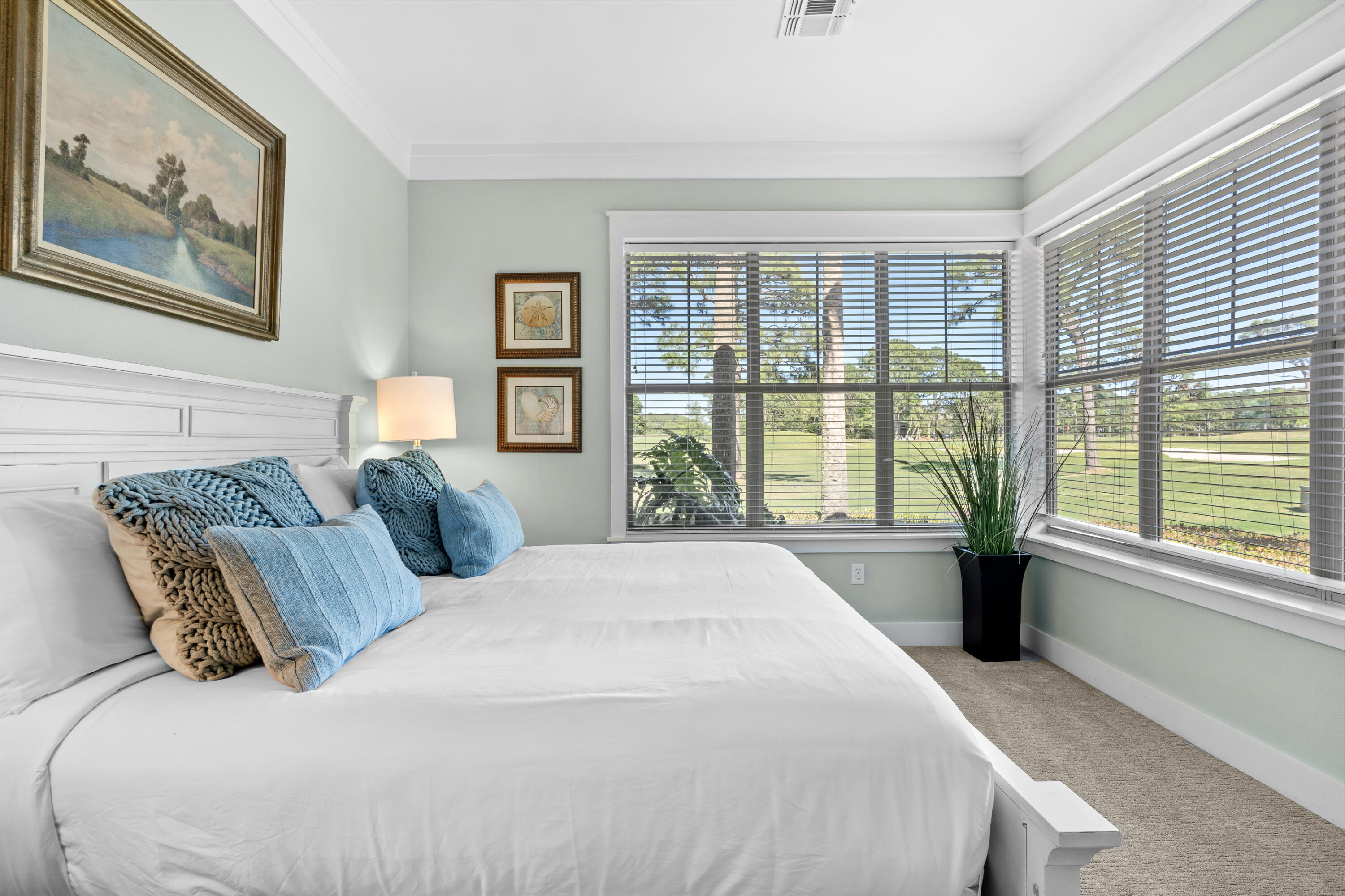 MAGNOLIA BAY - Residential
