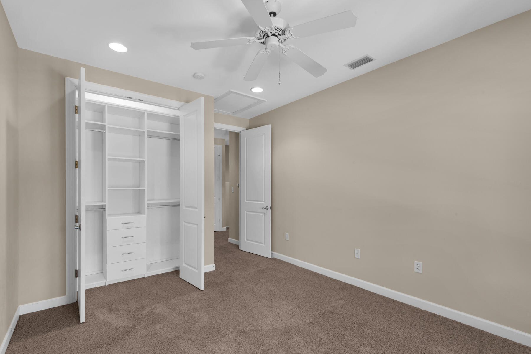 MARINA LANDING - Residential