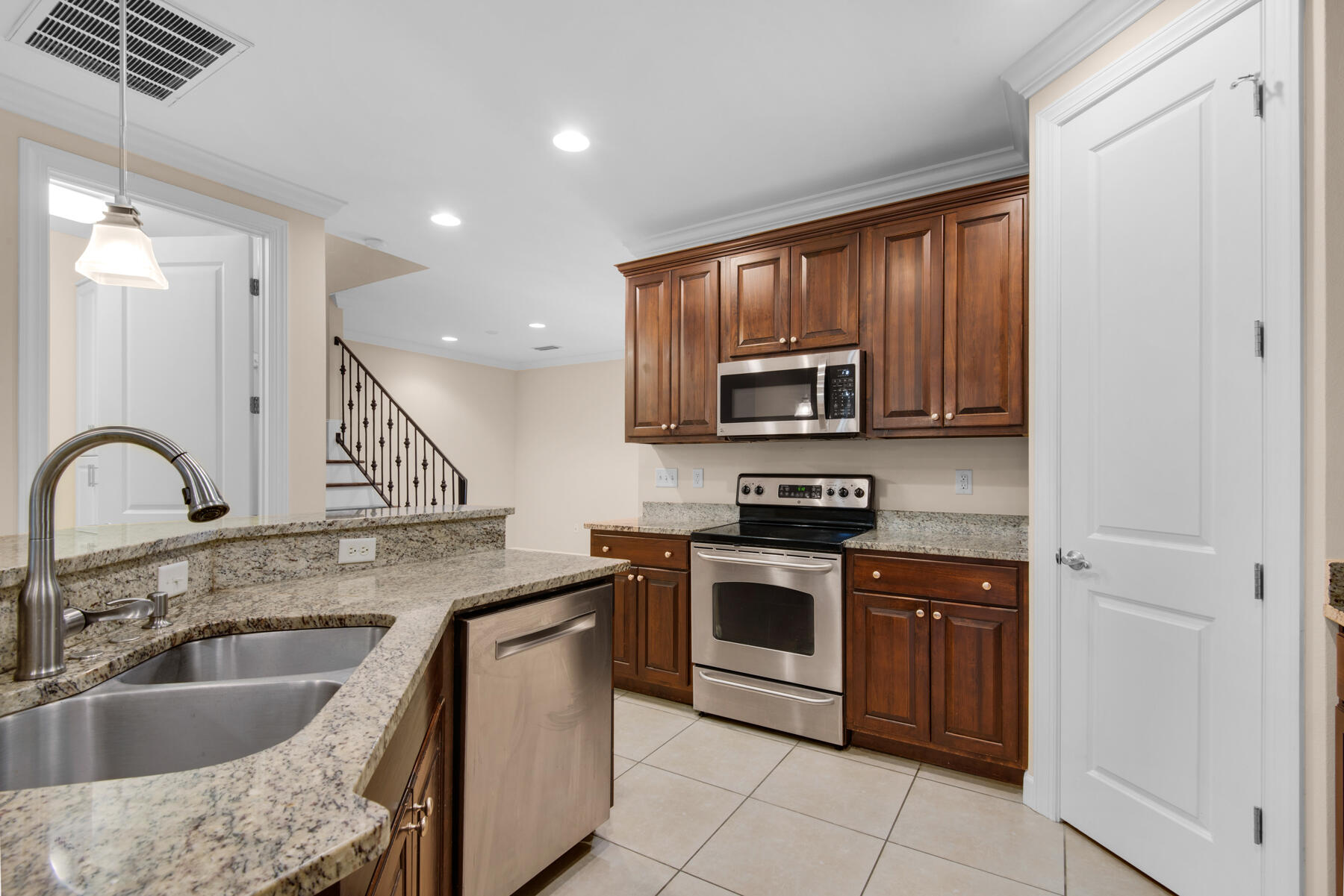 MARINA LANDING - Residential