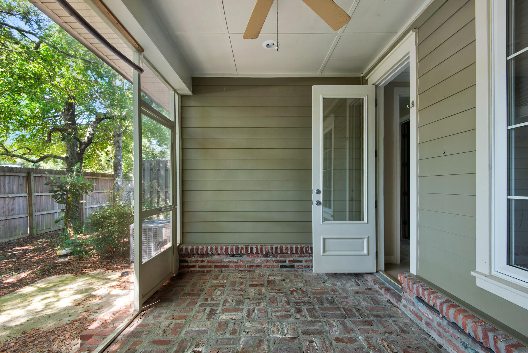 MARINA LANDING - Residential