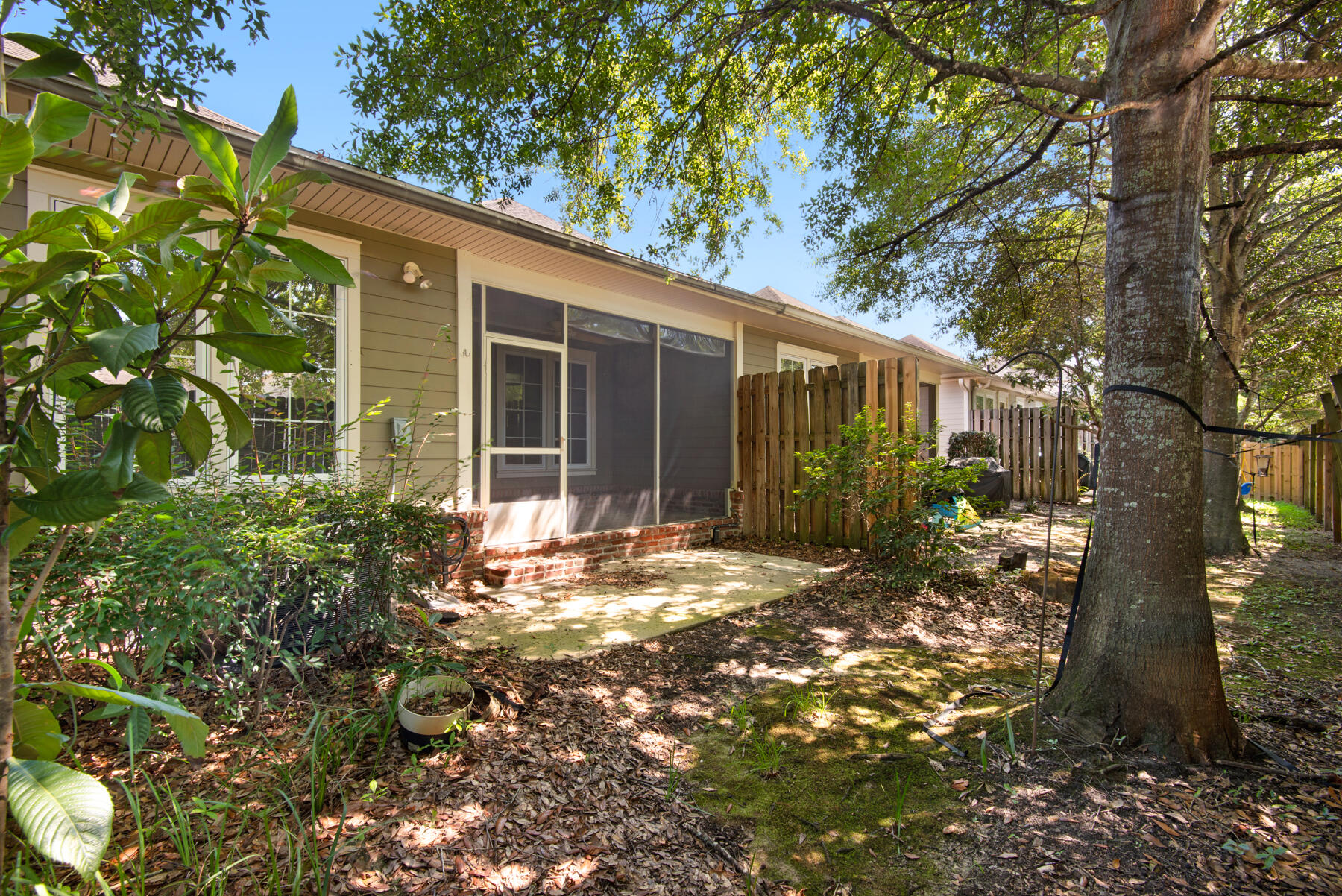 MARINA LANDING - Residential