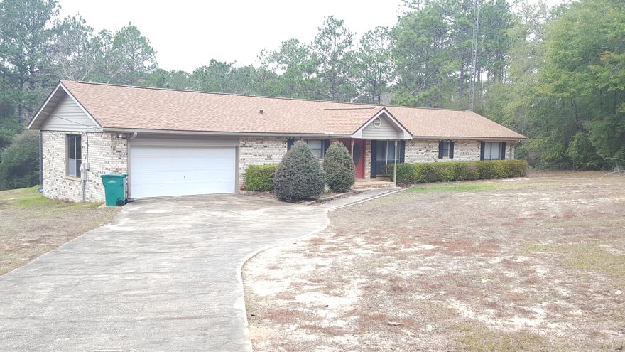 Beautiful 3 bedroom 2 Full home situated on 6 acres of private land! Boosting an in- ground screened in pool, pet area and large storage/workshop area.The interior includes a Florida room with large windows and ample space for entertaining. Peek out the kitchen window to view the serene wooded area and beautiful landscaping. Contact us today to view this fabulous home!