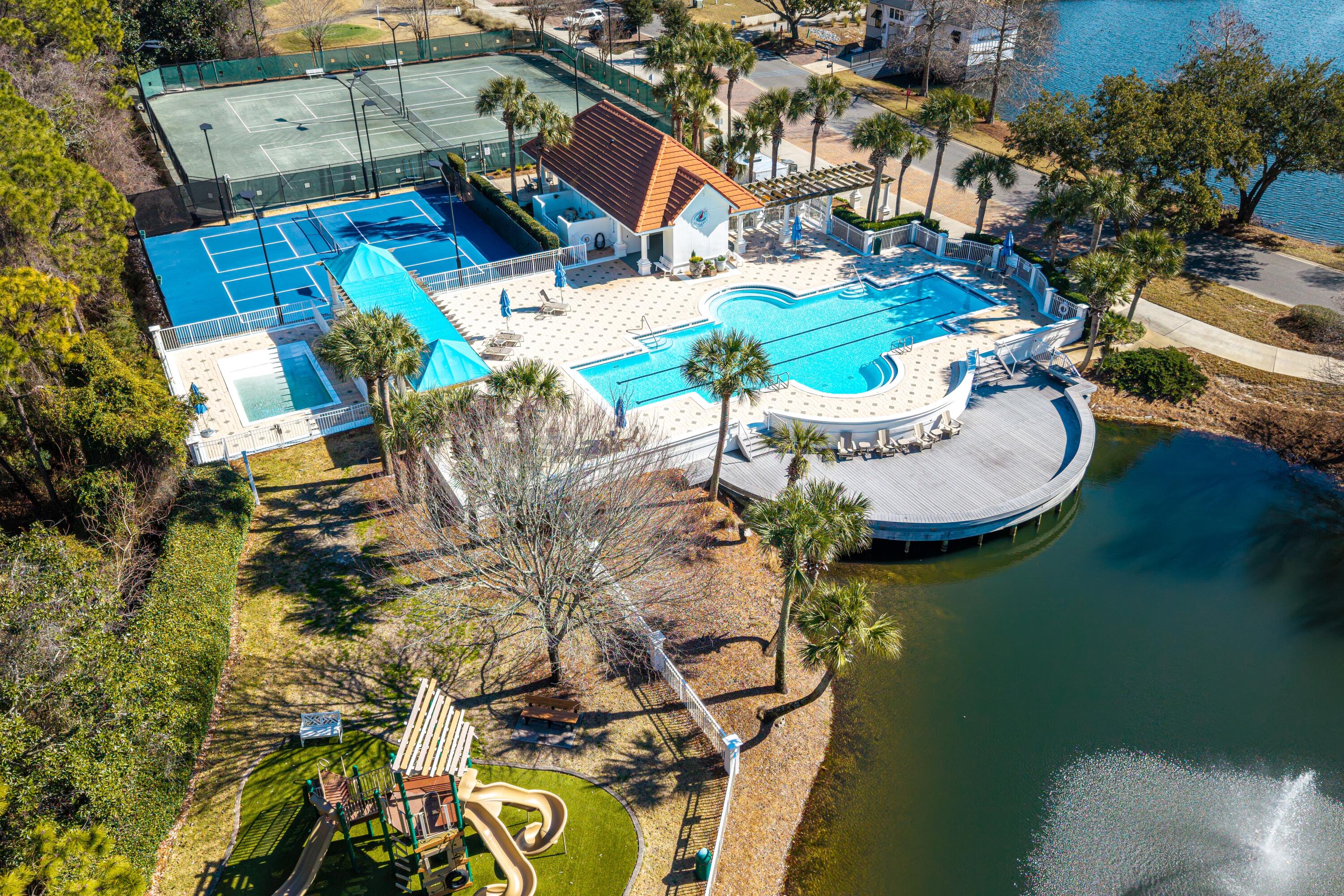 REGATTA BAY - Residential