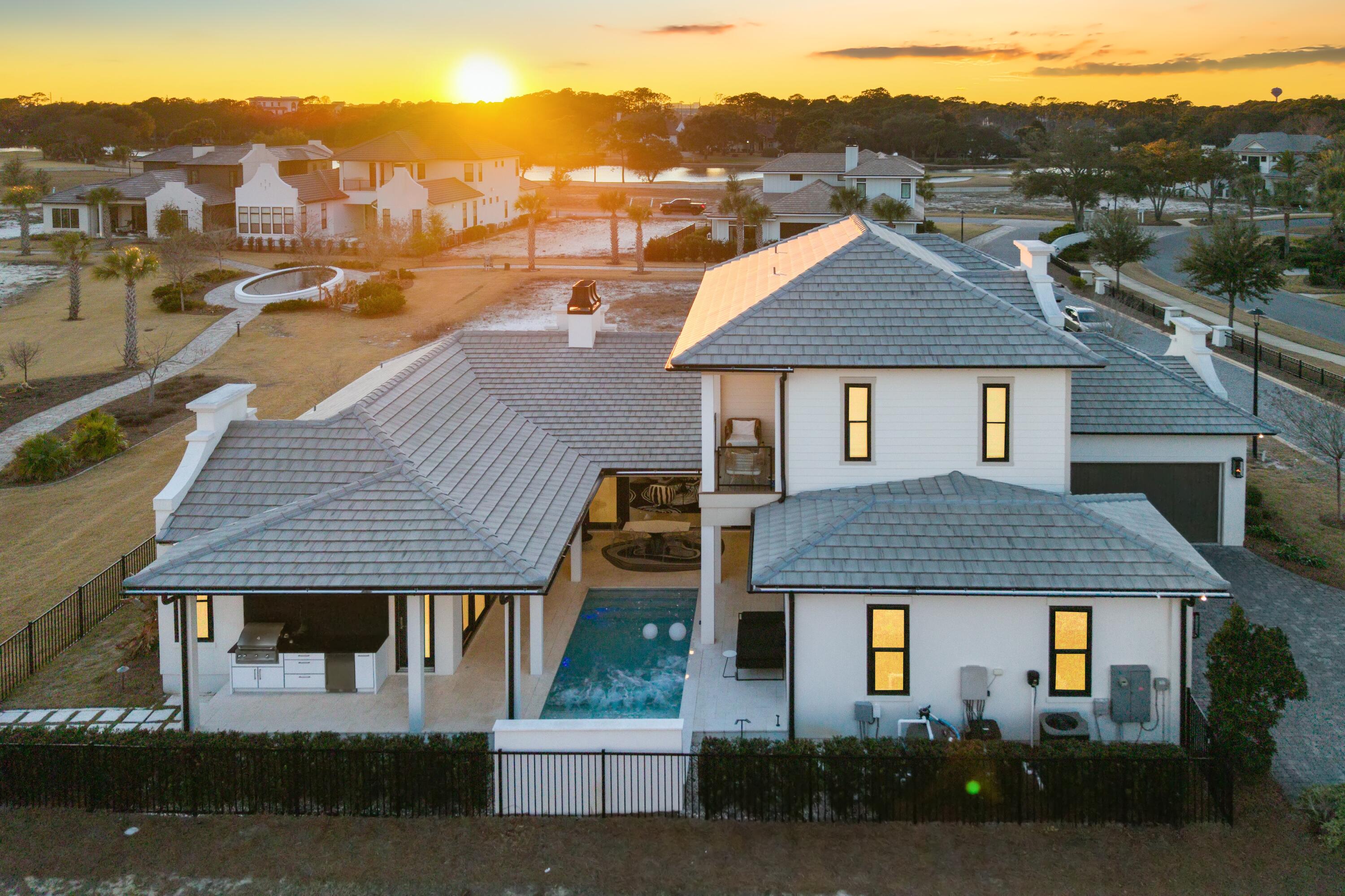 REGATTA BAY - Residential