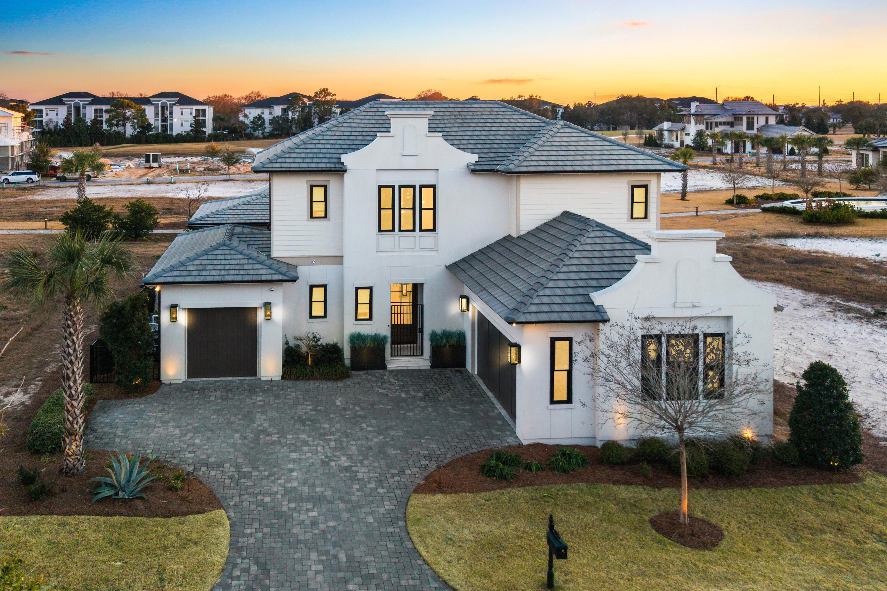 REGATTA BAY - Residential