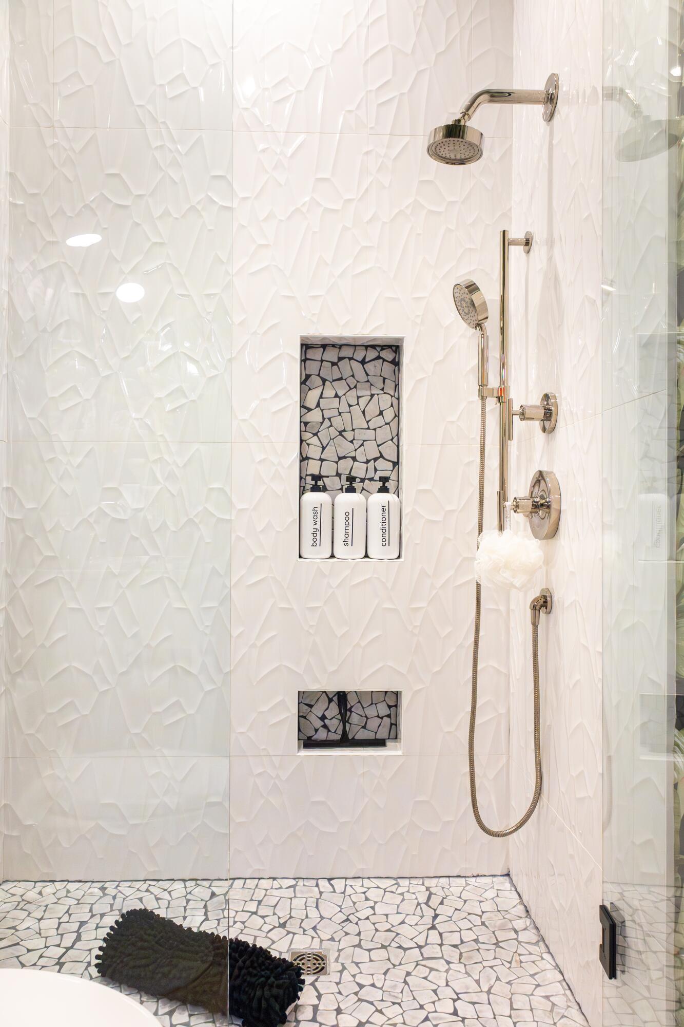 REGATTA BAY - Residential