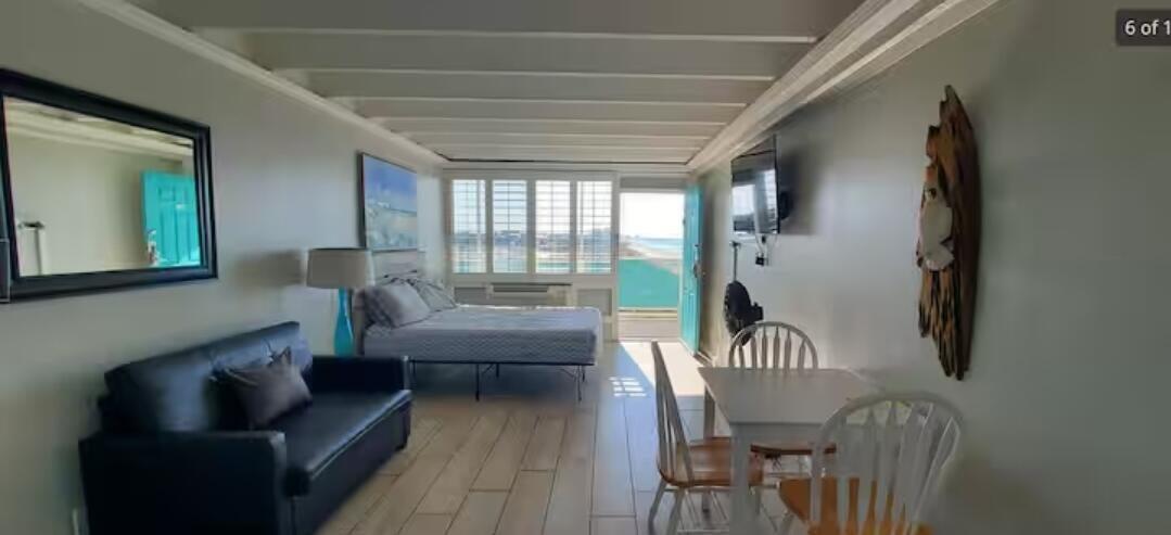 Fontainebleu Terrace - Residential