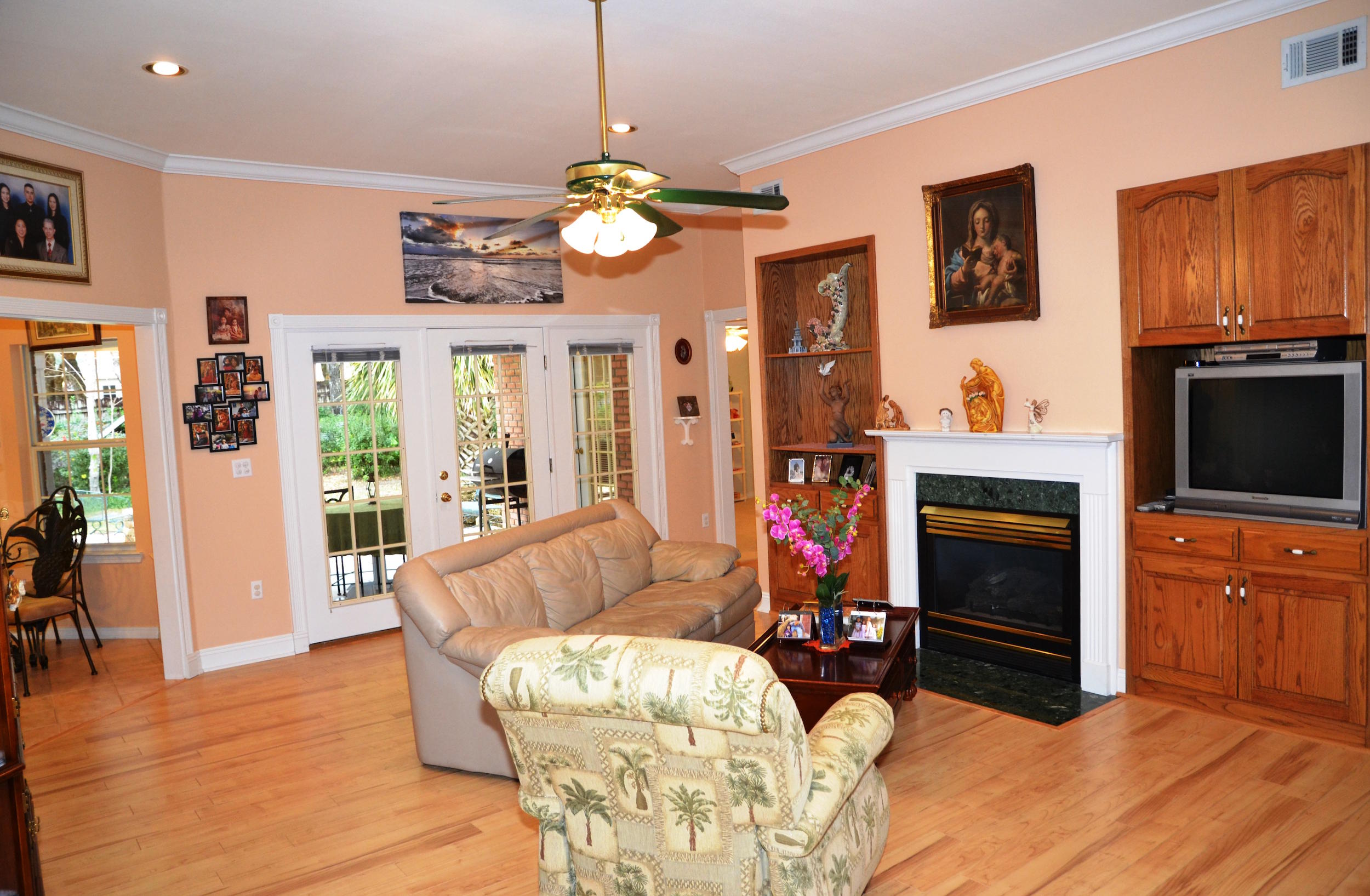 ROYAL OAKS - Residential