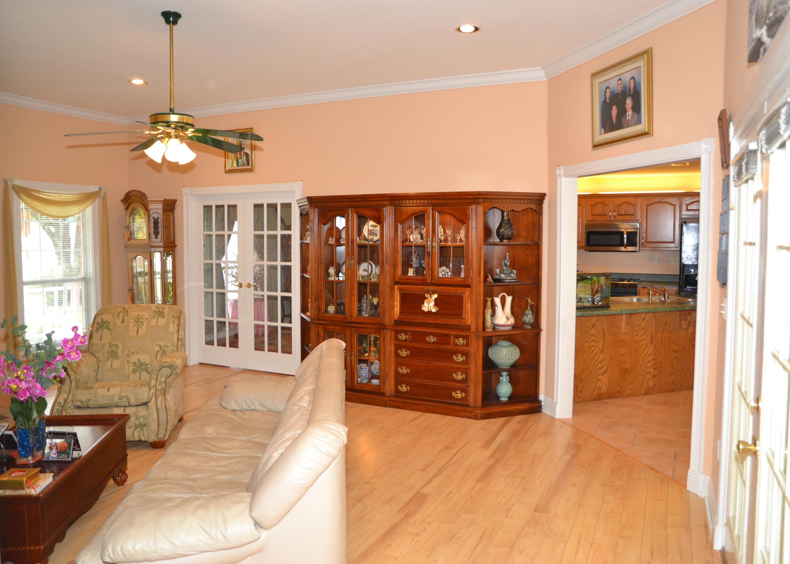 ROYAL OAKS - Residential