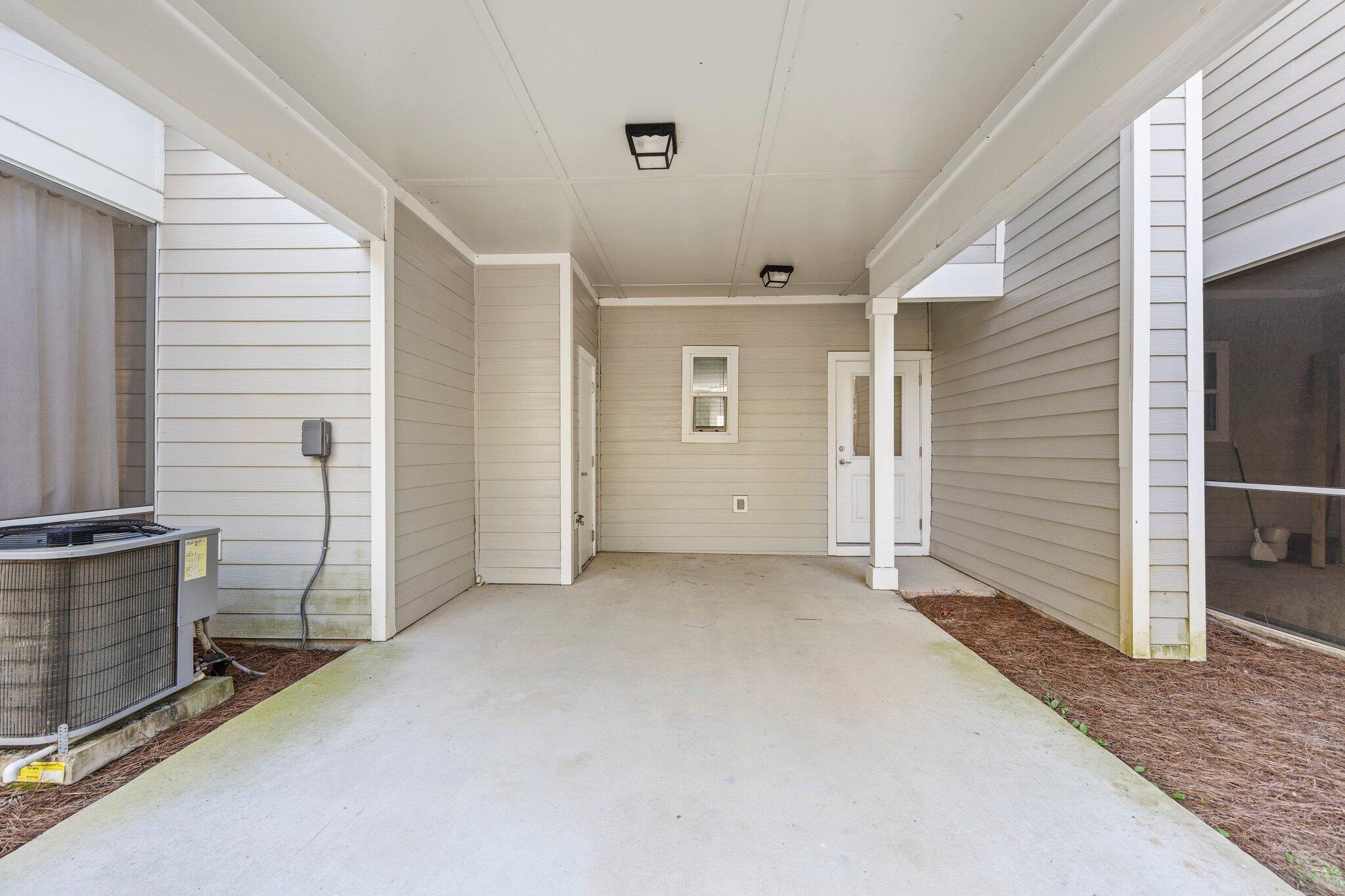 VERANDAS OF FREEPORT, THE - Residential Lease