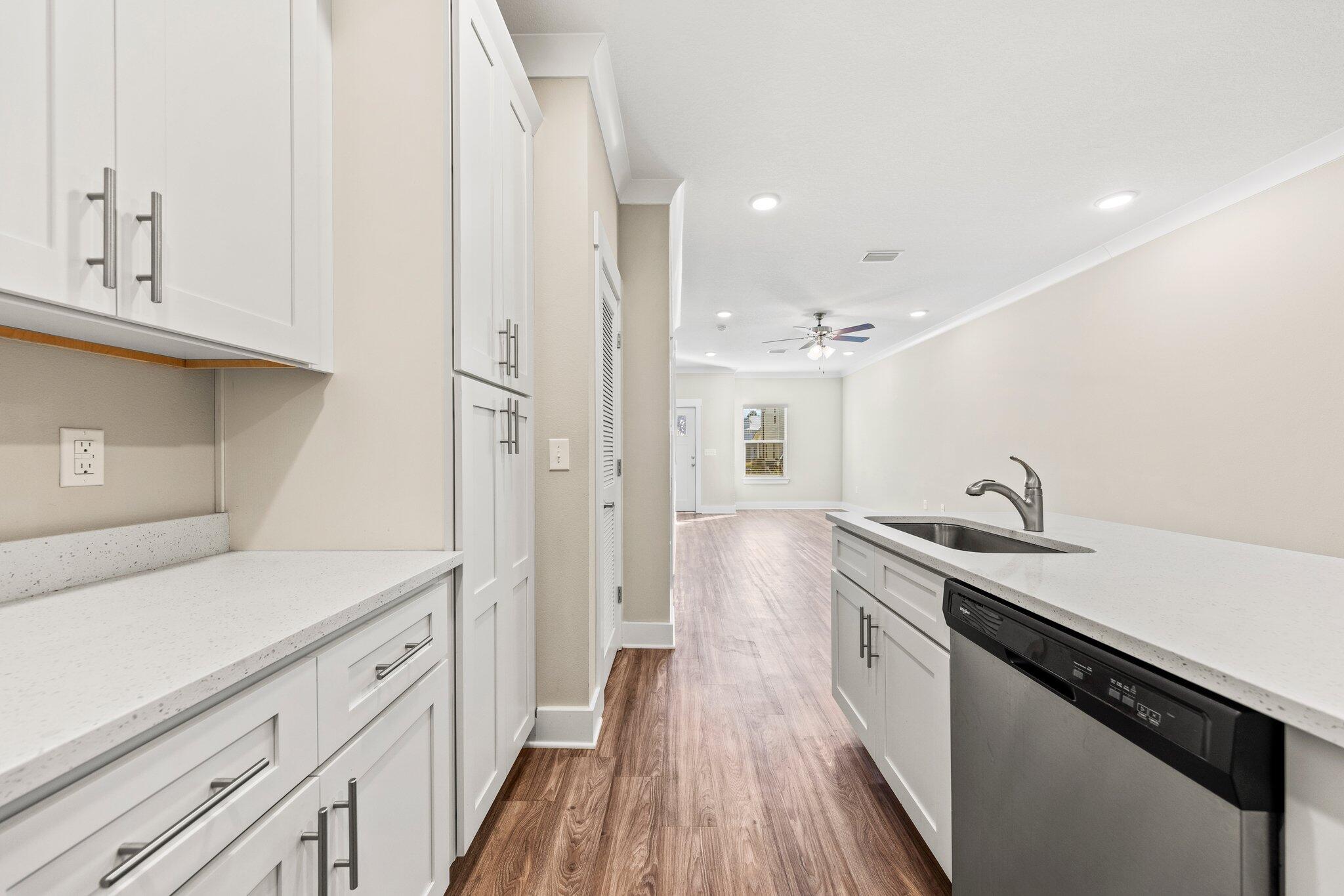 VERANDAS OF FREEPORT, THE - Residential Lease